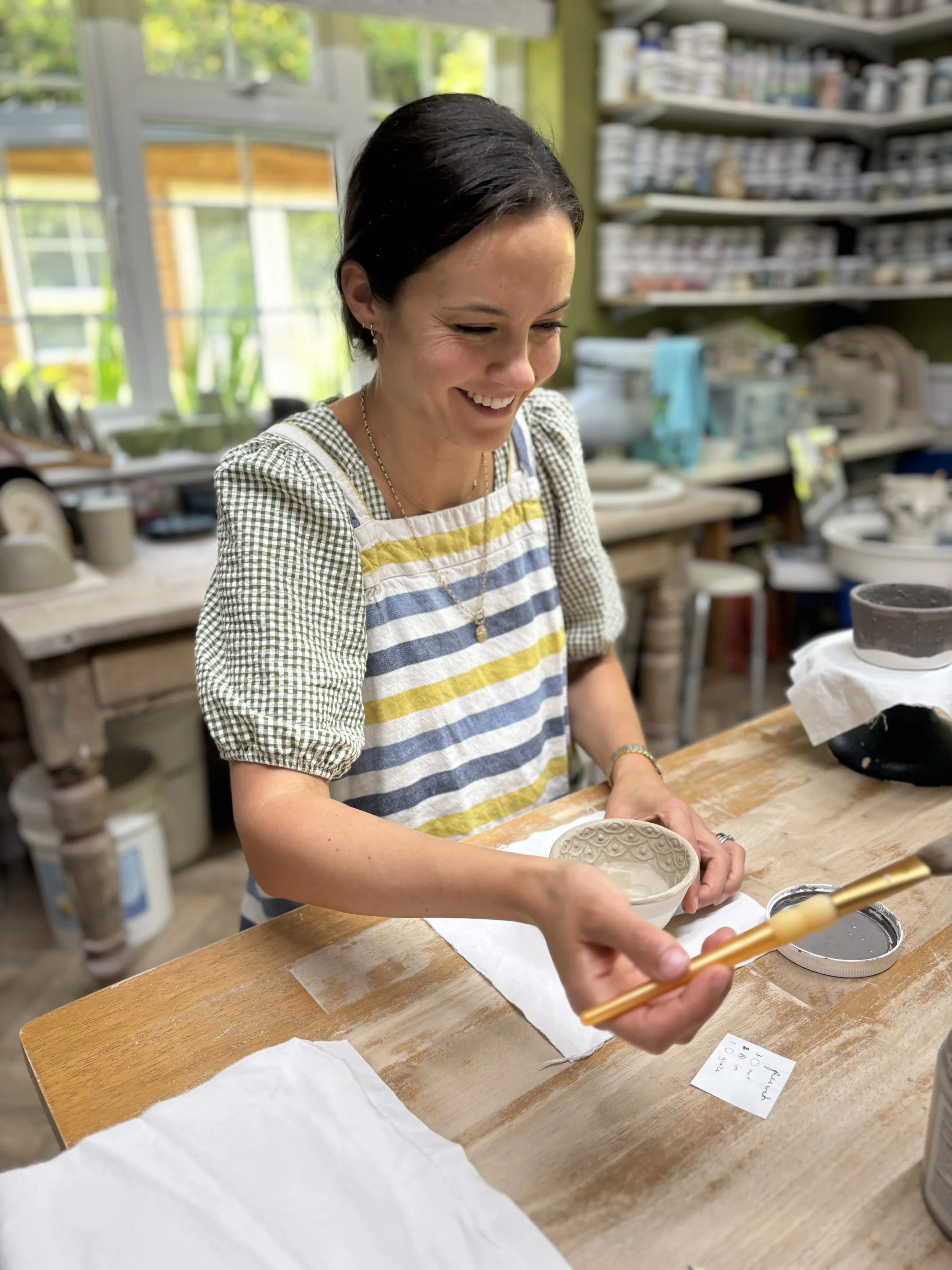   
 Philippa & Tom have returned to glaze their pieces... 
 