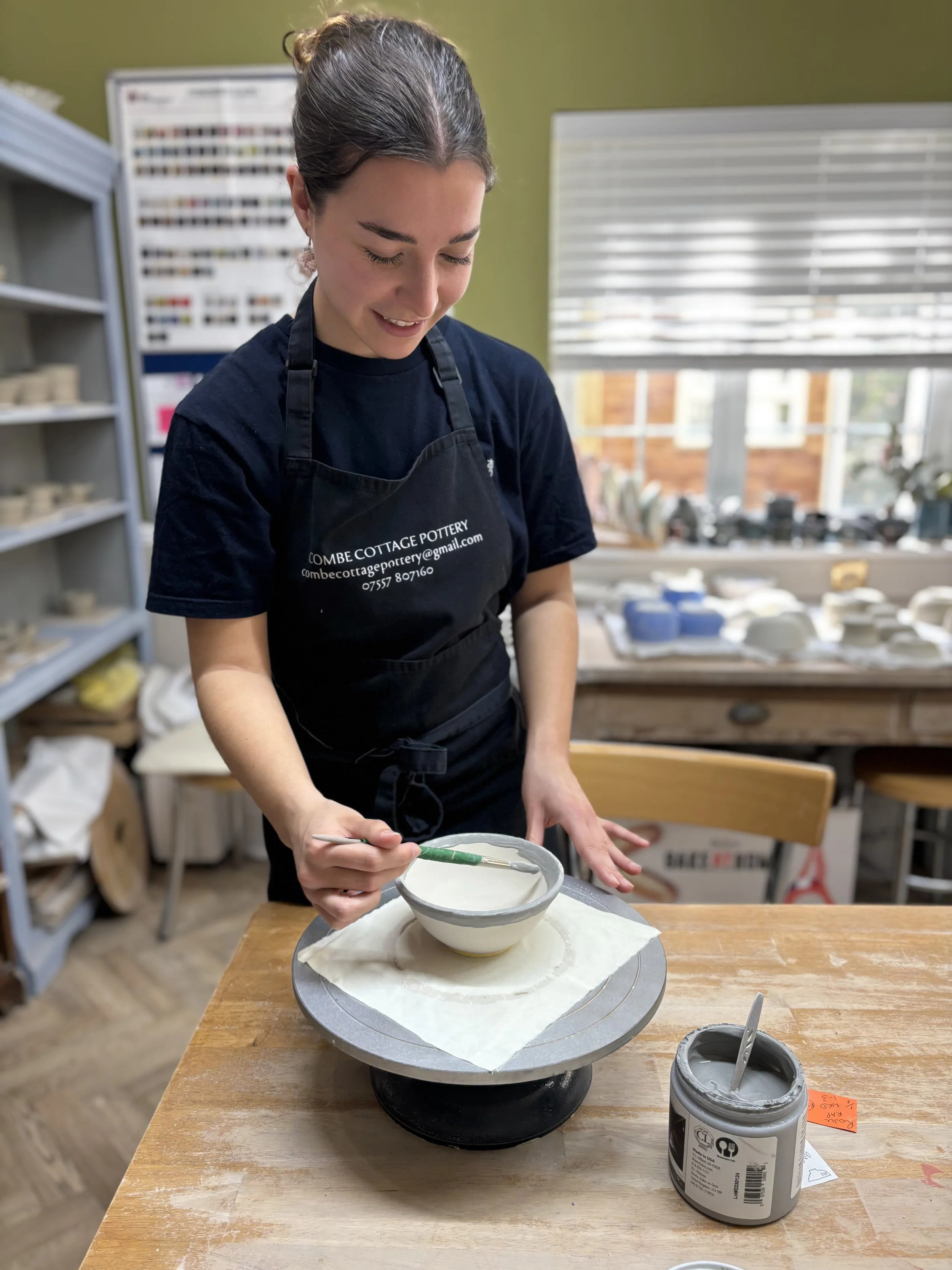   
  Lovely afternoon spent with Rosie who has returned to glaze her pieces following her 'Throwing Experience'! 
 