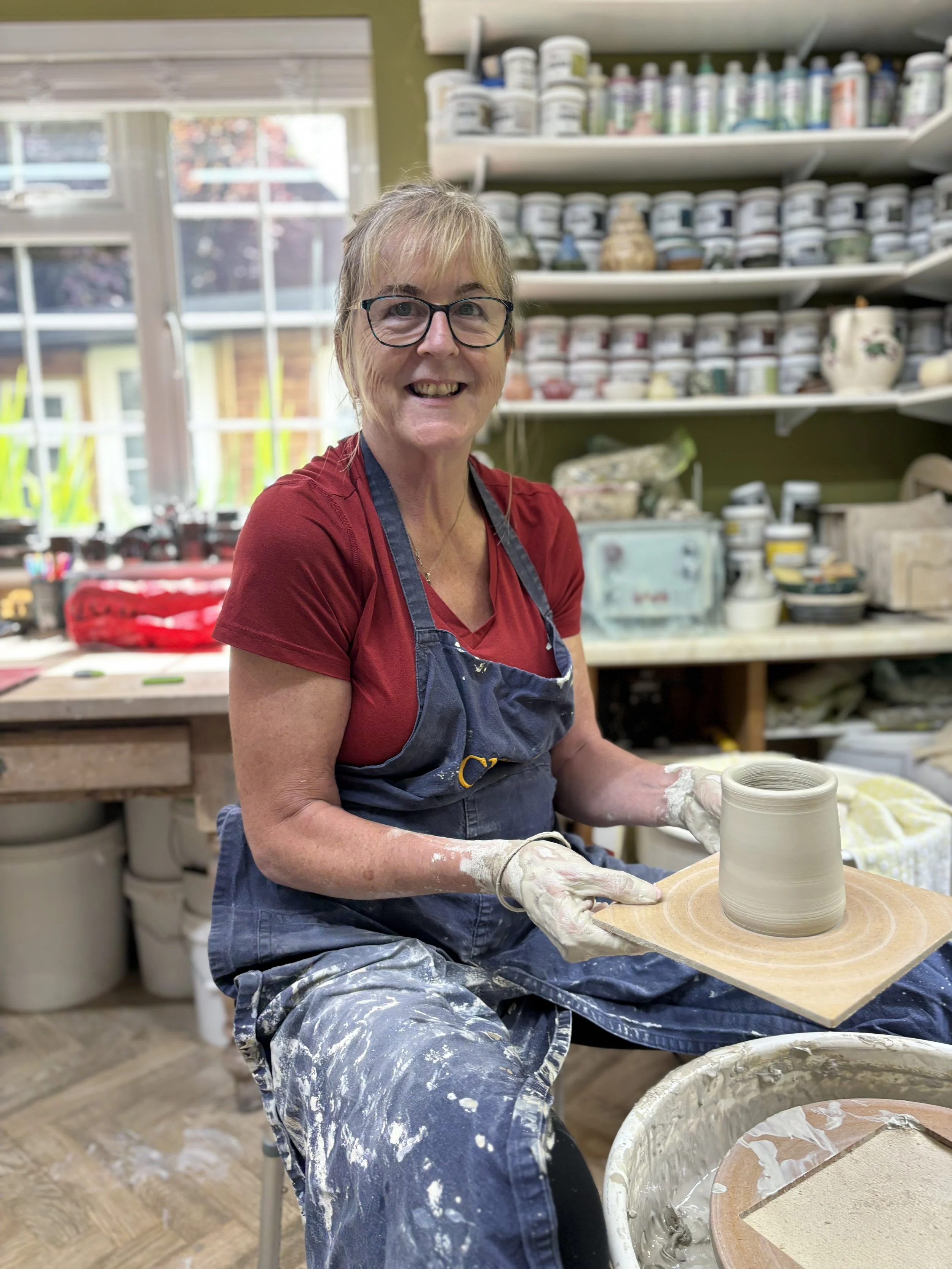   
 Jo has come to improve her throwing and is working on getting height in her pieces!  
 