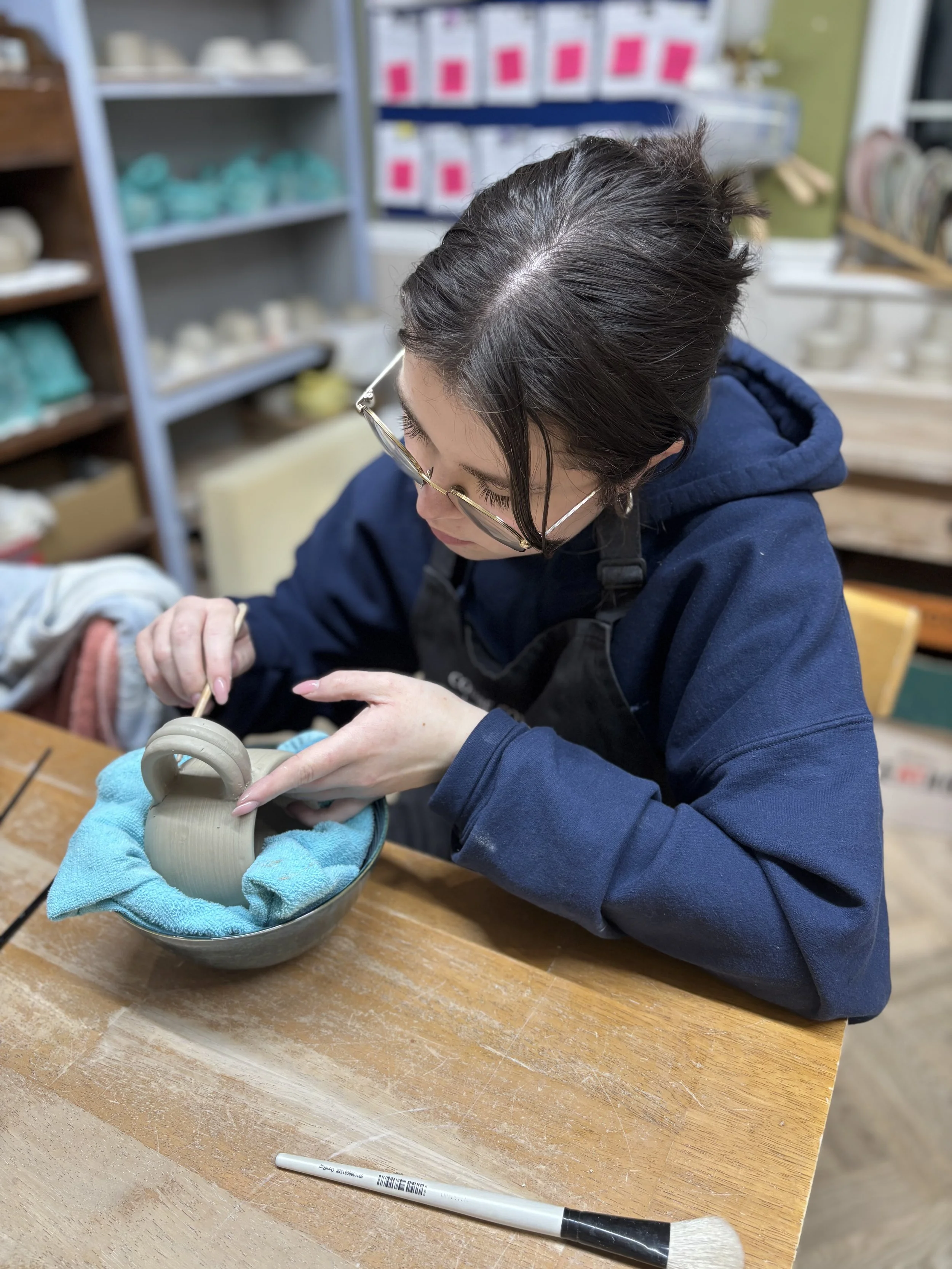   
 ... Lois has been attaching a handle to her mug!  
 
