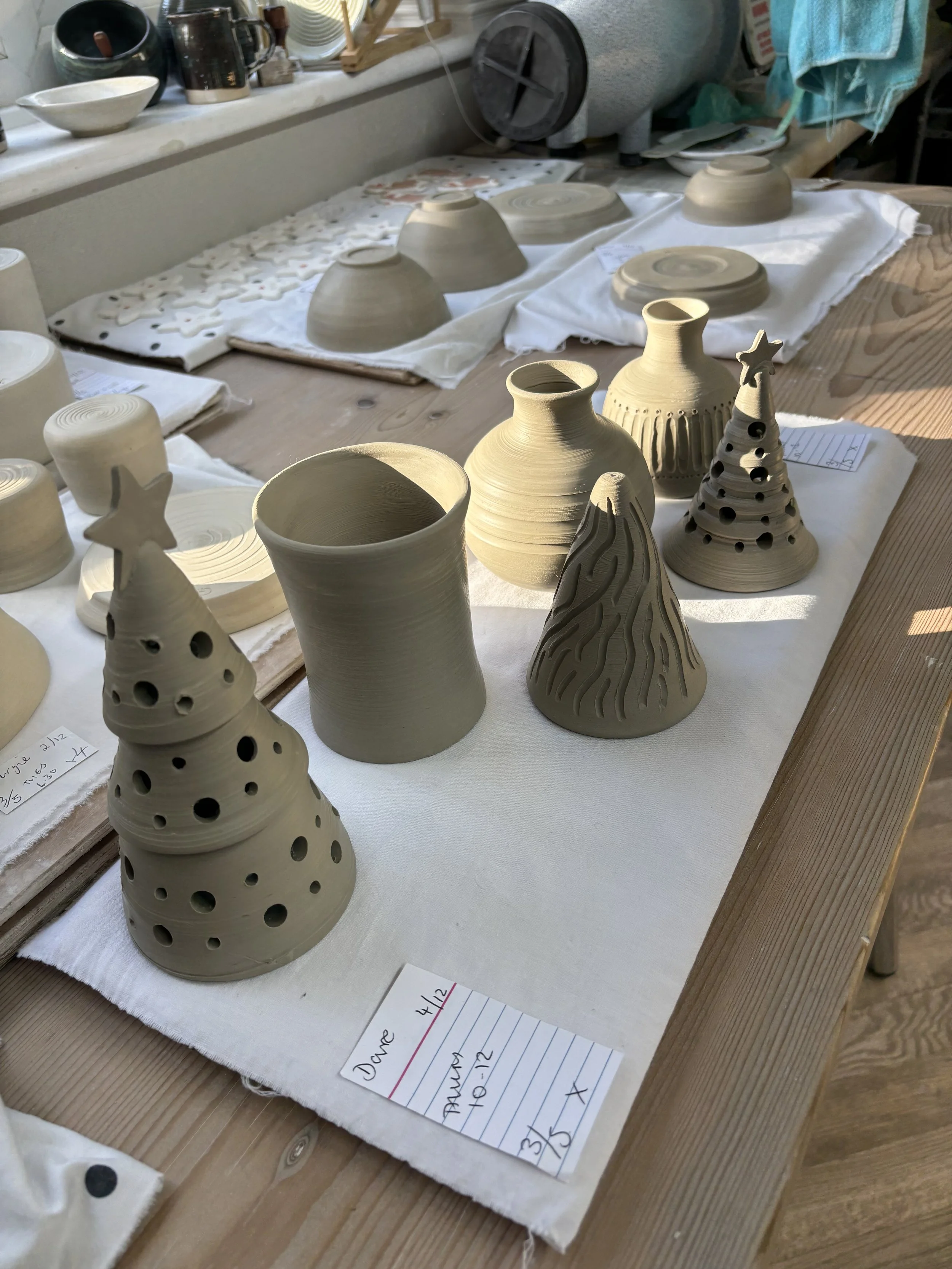   
 Jackie & Dave have trimmed their latest pieces on their 5 week course & chosen all their glazes for their final session! 
 