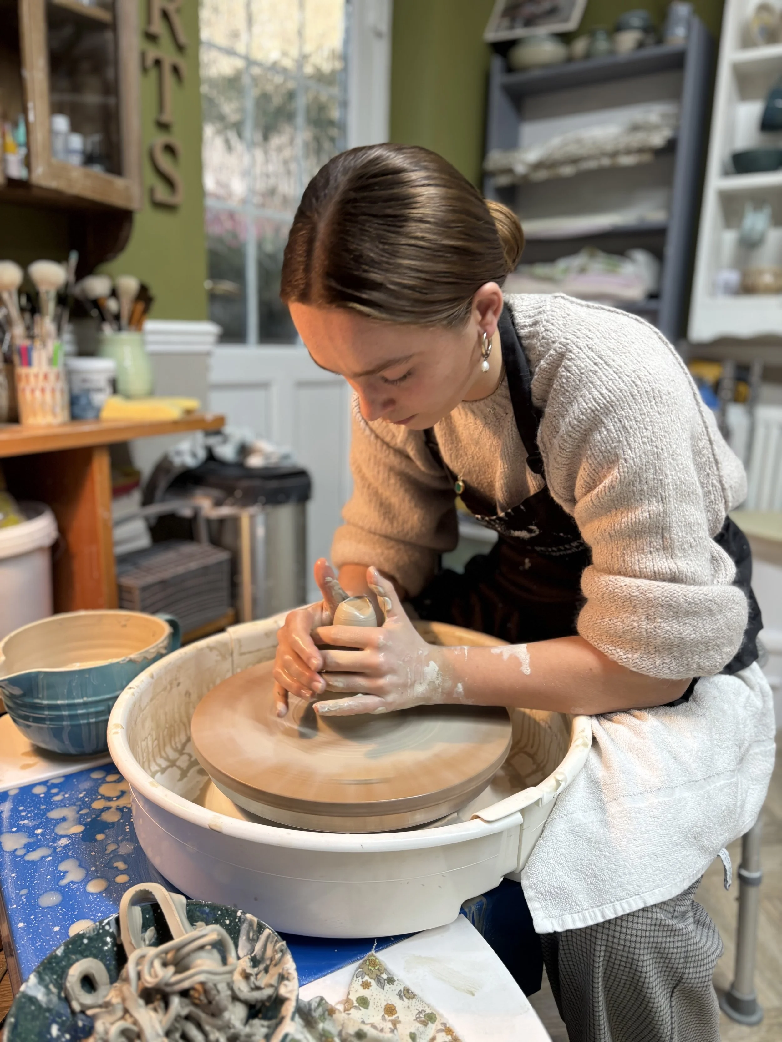   
 ... & Lois has been throwing bowls!  
 