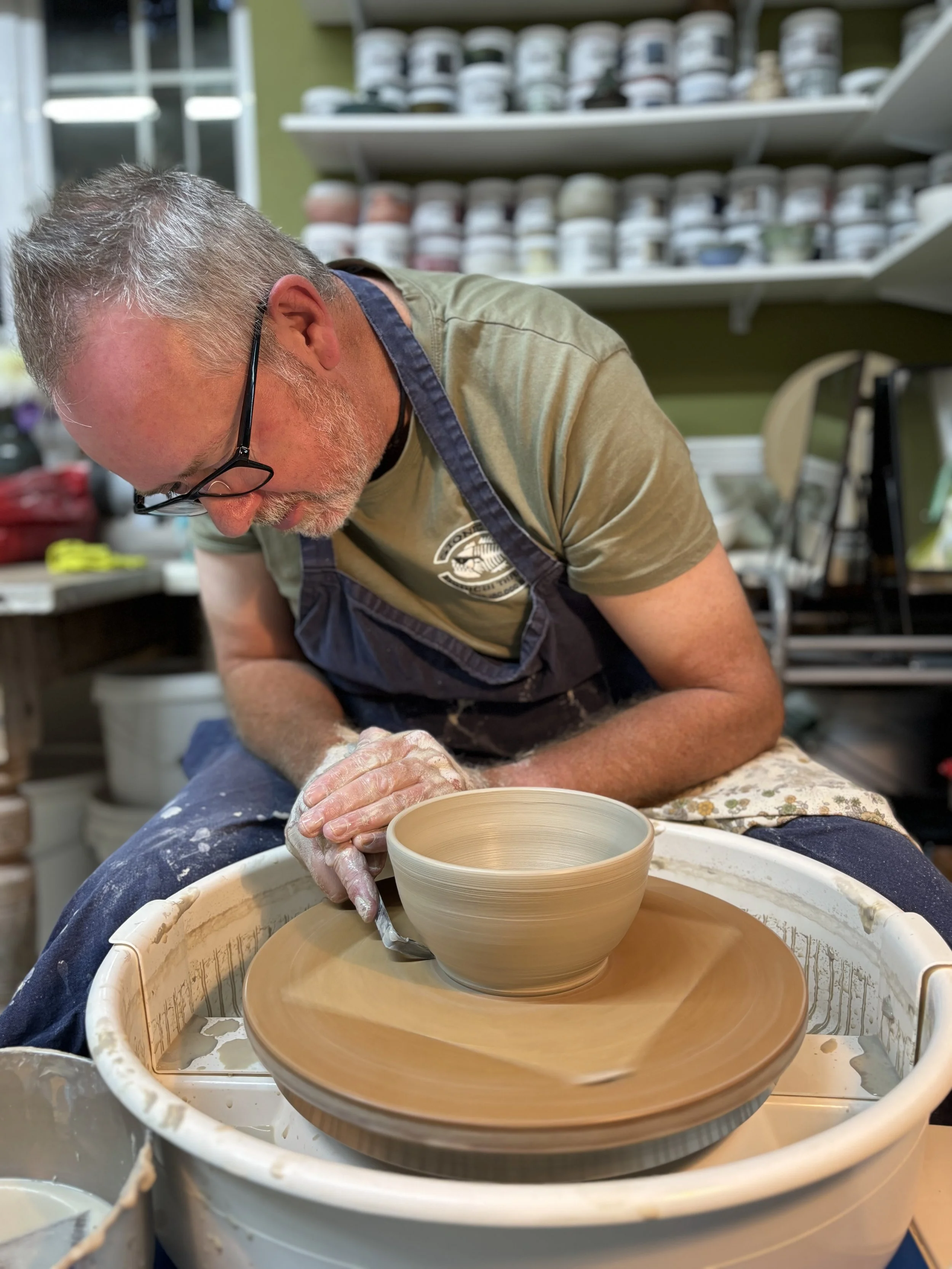 Tony has been throwing again on his 5 week course & perfecting his bowls!