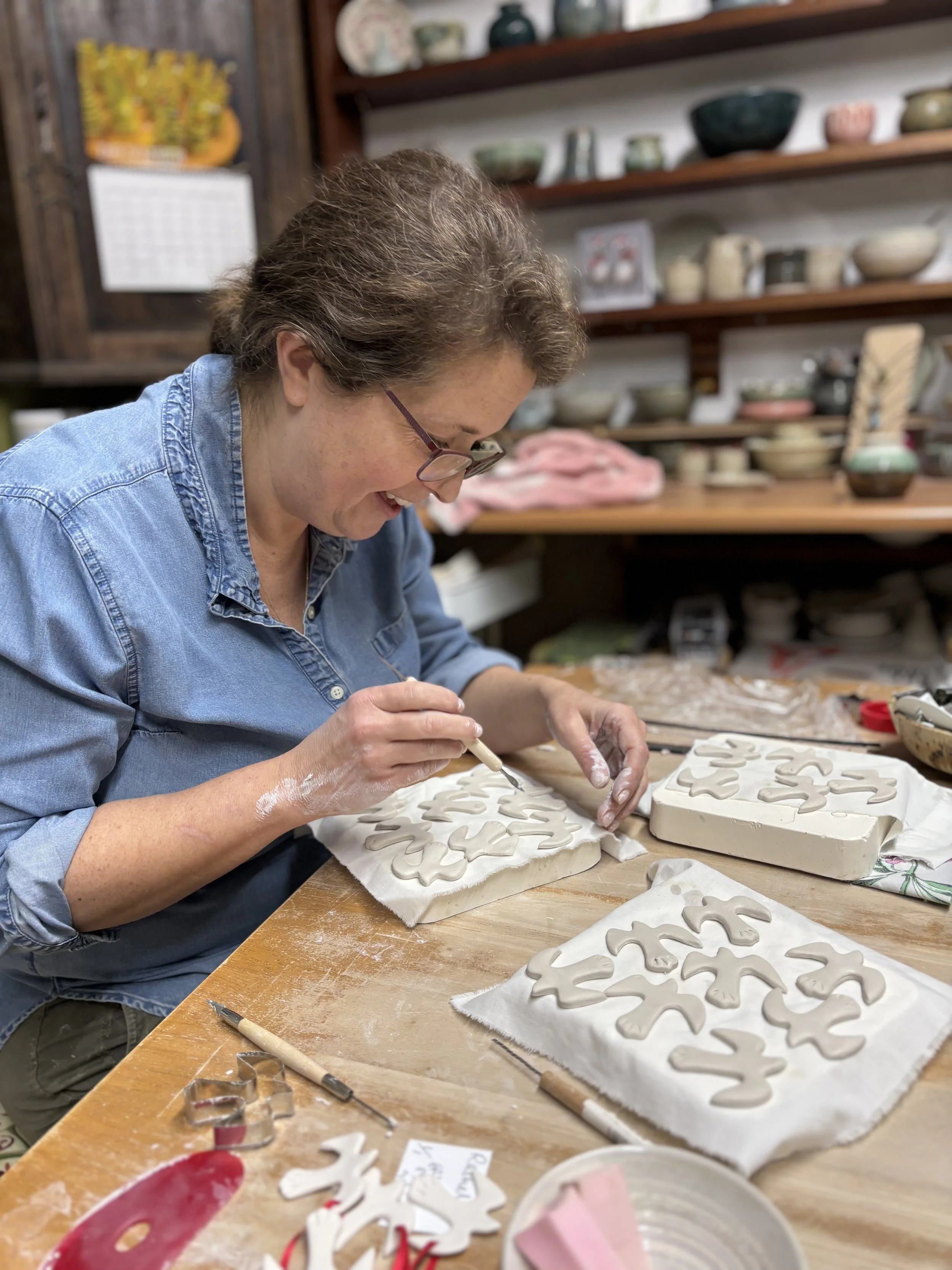   
 ... & was joined for a relaxing morning by friend Rachel, making her collection of porcelain doves! 
 