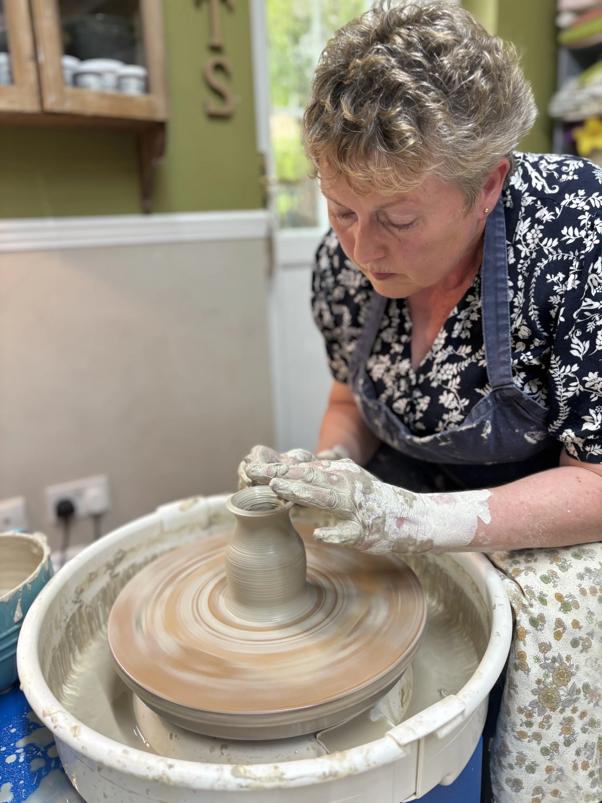   
 Collaring to make vase this week for Julia ... 
 