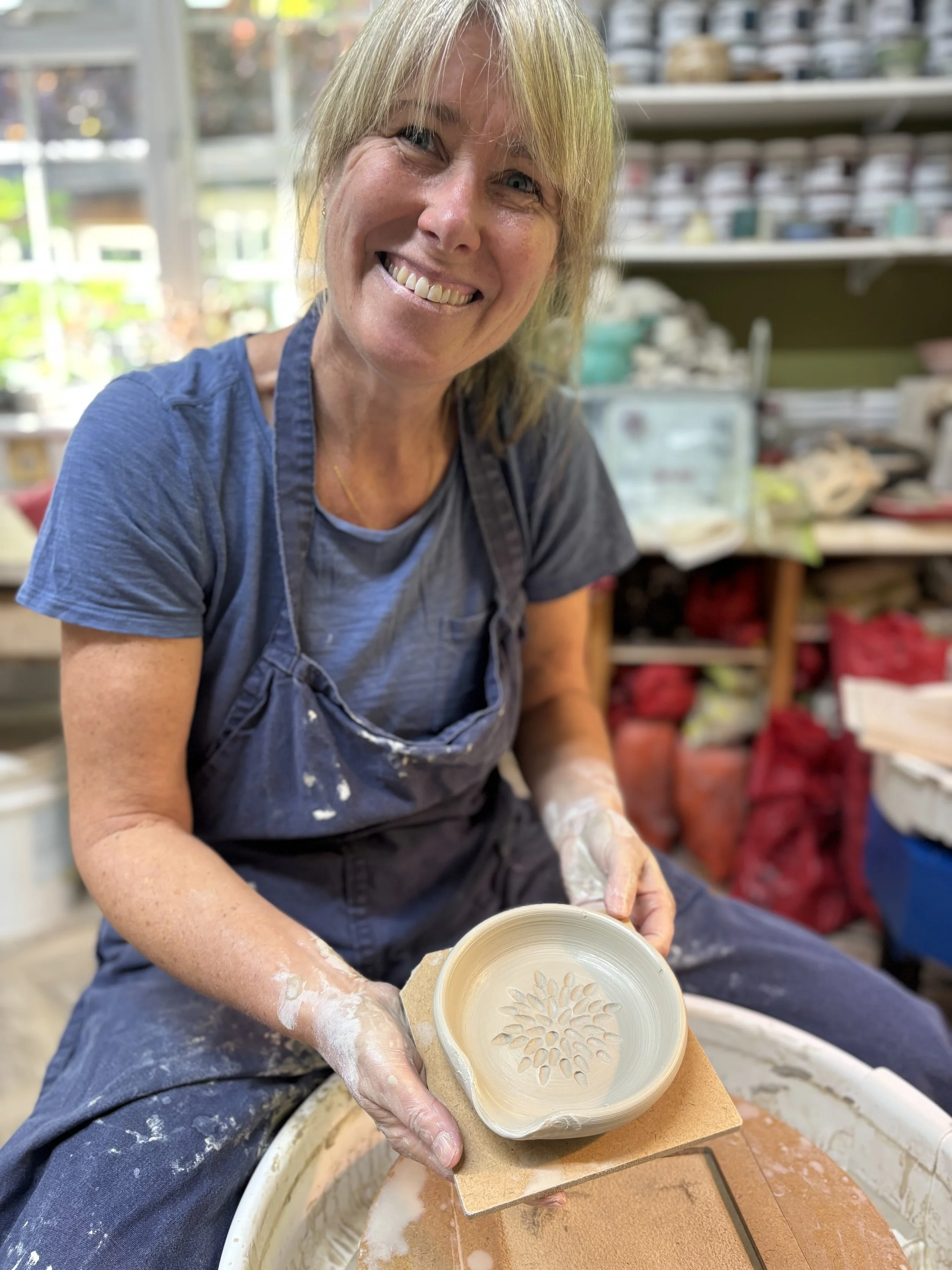   
 Rachel has been throwing her final pieces on her 5 week course!  
 