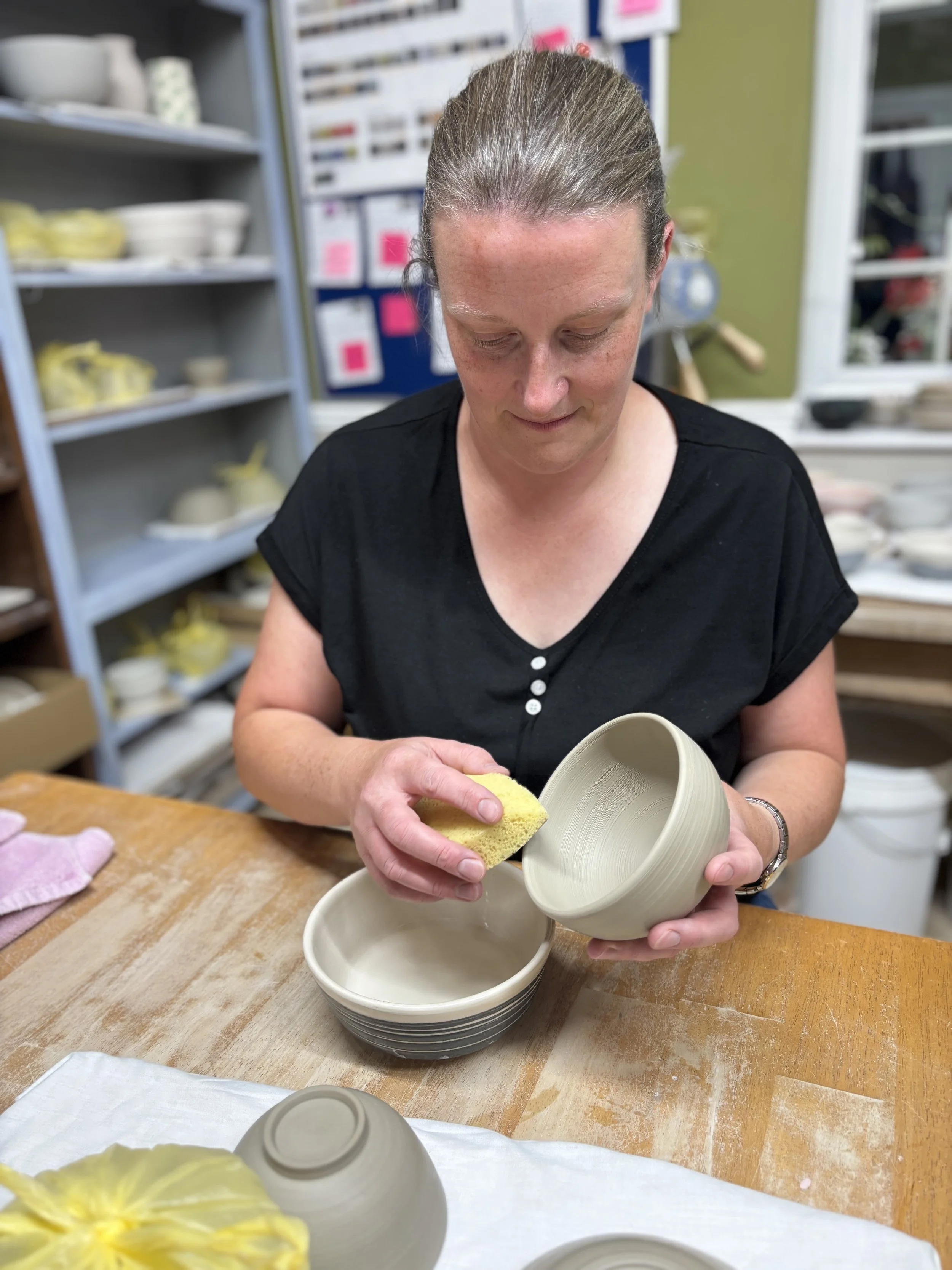 Lucy has been learning how to trim her pieces & has added her handle to her mug!