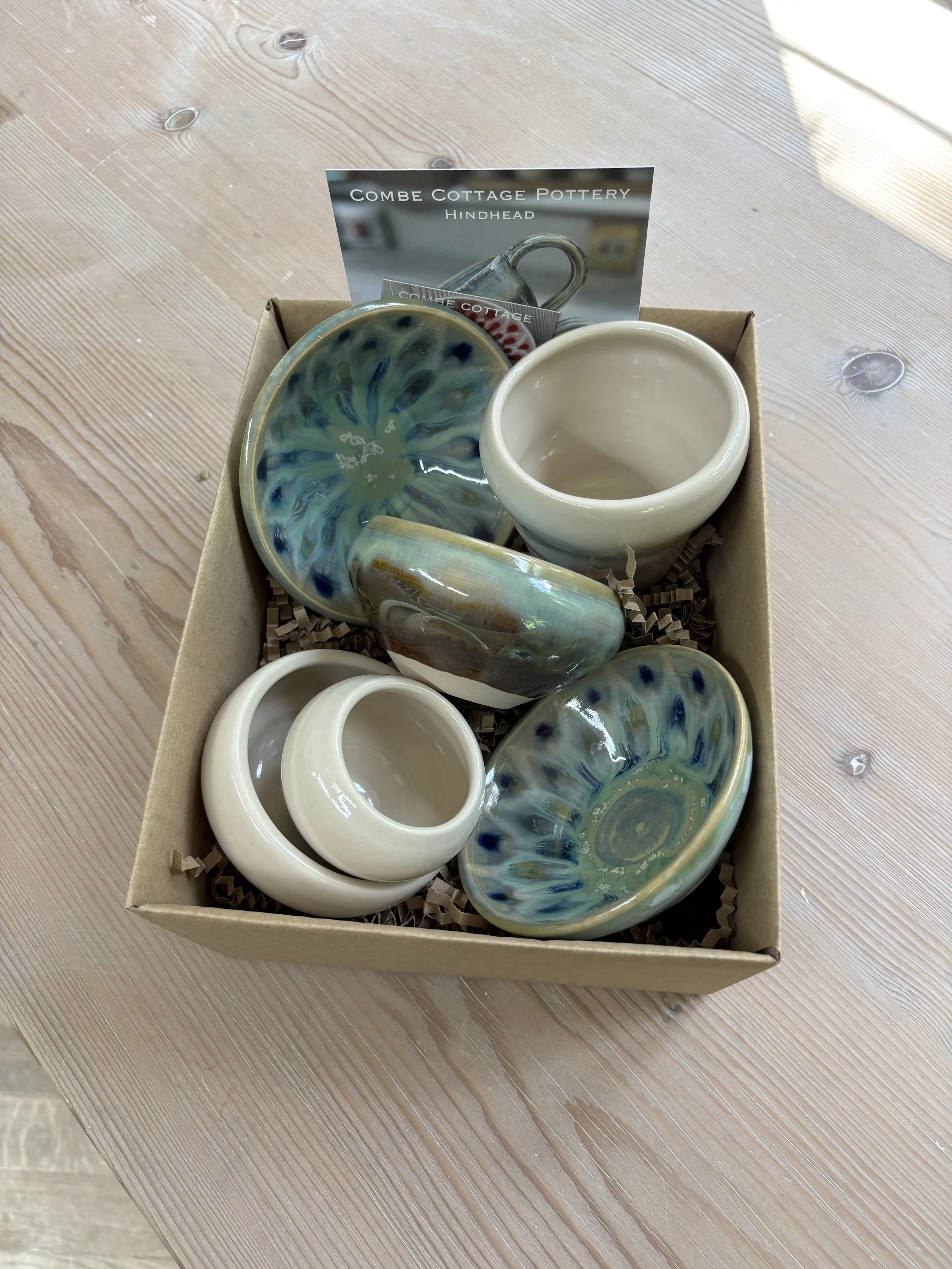 Rebecca was able to return to glaze her three pieces following her 'Throwing Experience' with her sister! Lovely results for both of them!