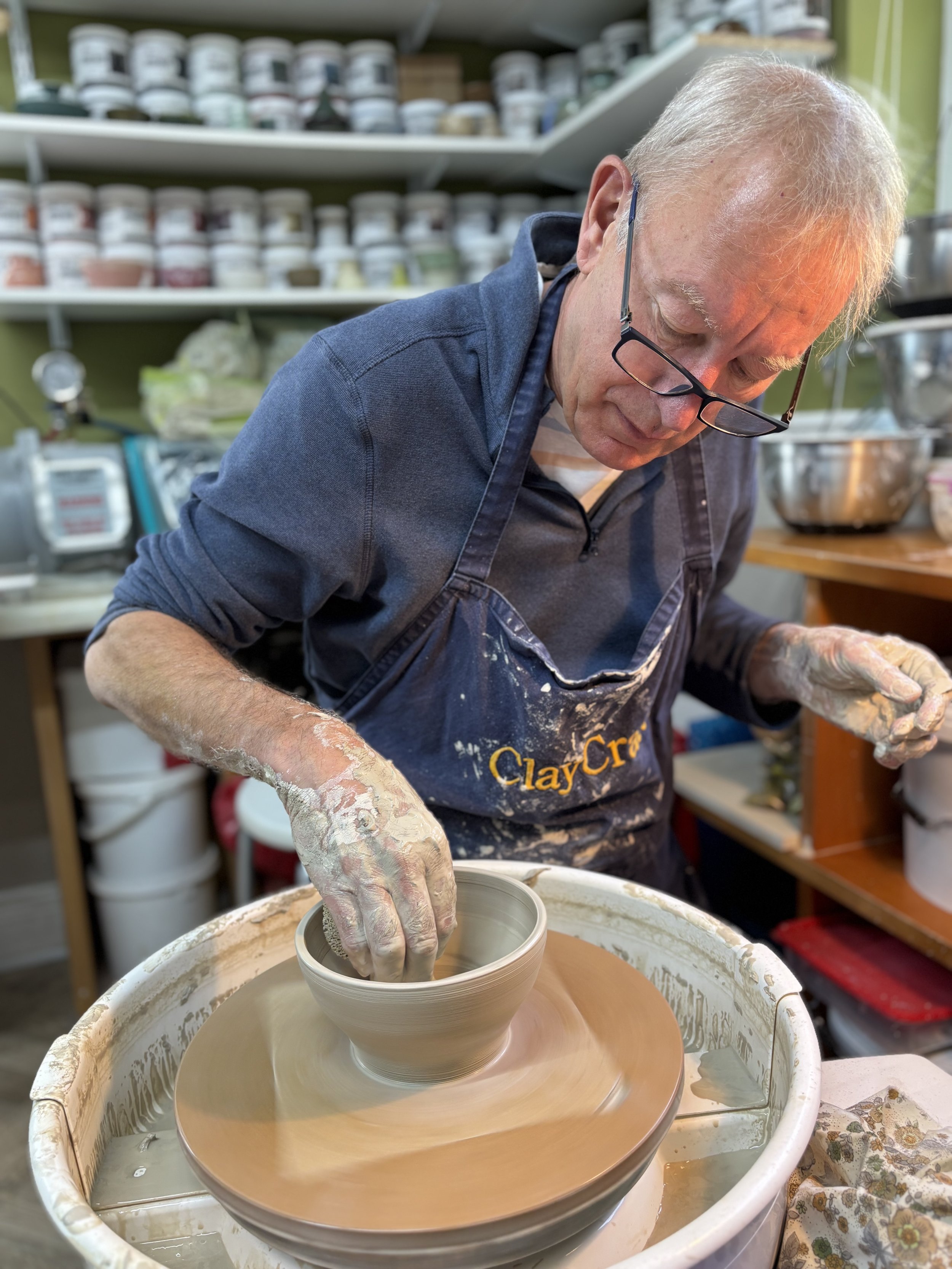 Will as been throwing some more bowls on his 5 week course!