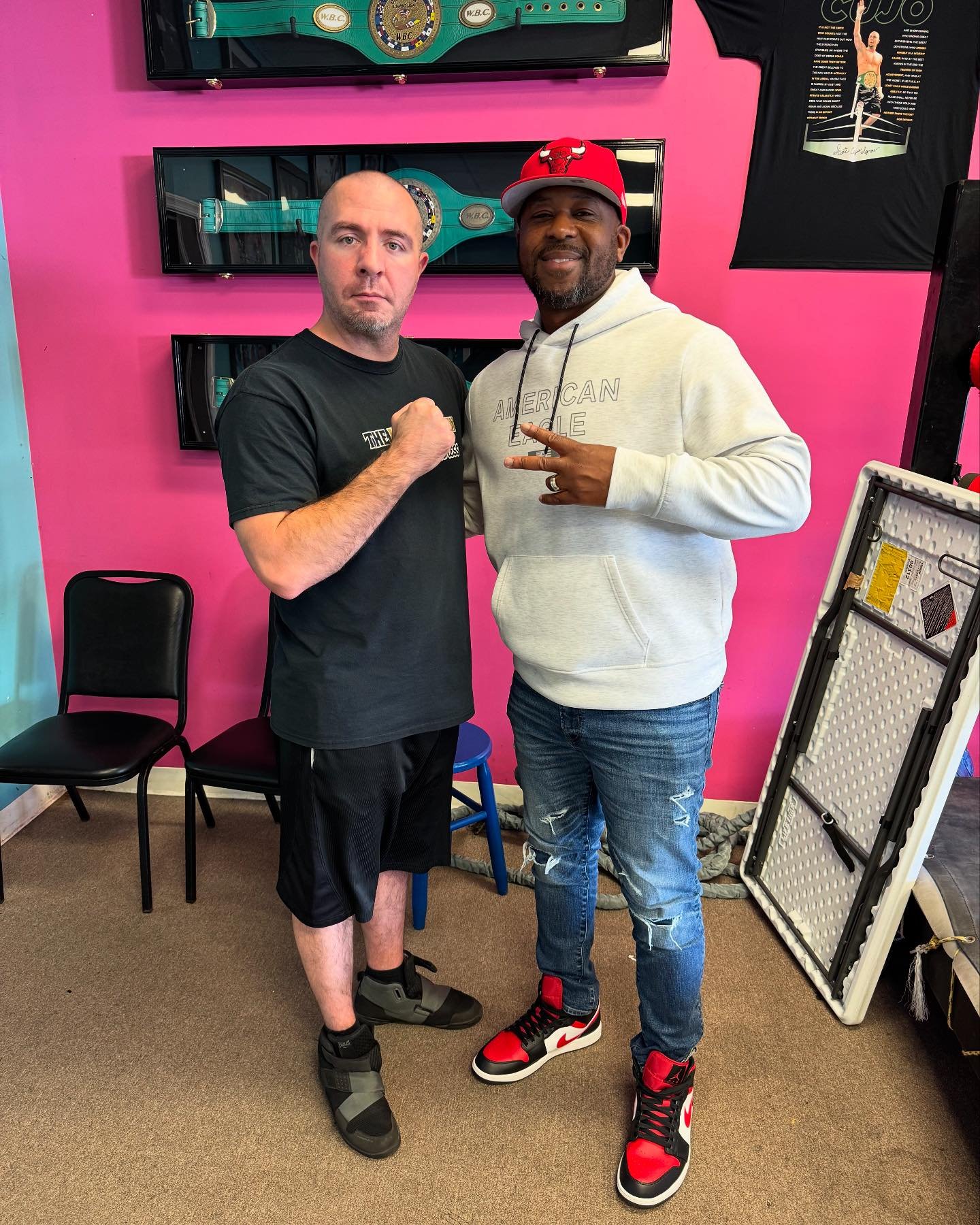🎙️🌟 Get Ready for an Epic Night! 🌟🎙️

Join me, TeflonJohn, TONIGHT at 7:30 PM for a live episode of 💡 The Art of Reinvention Show💡 featuring the legendary @scottcujosigmon ! This is your chance to dive into the world of boxing like never before