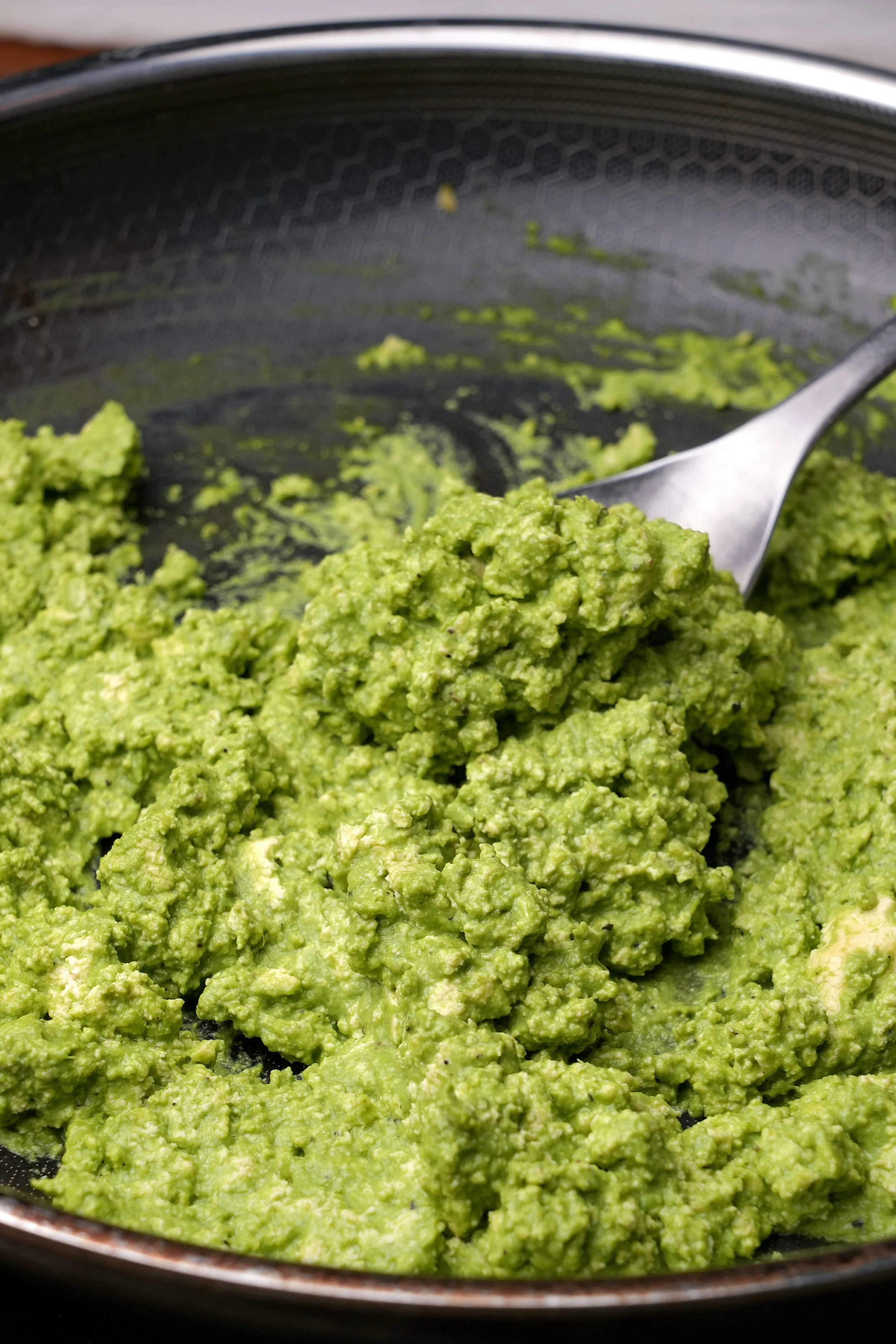 image of green spinach vegan scrambled tofu brunch breakfast gluten free