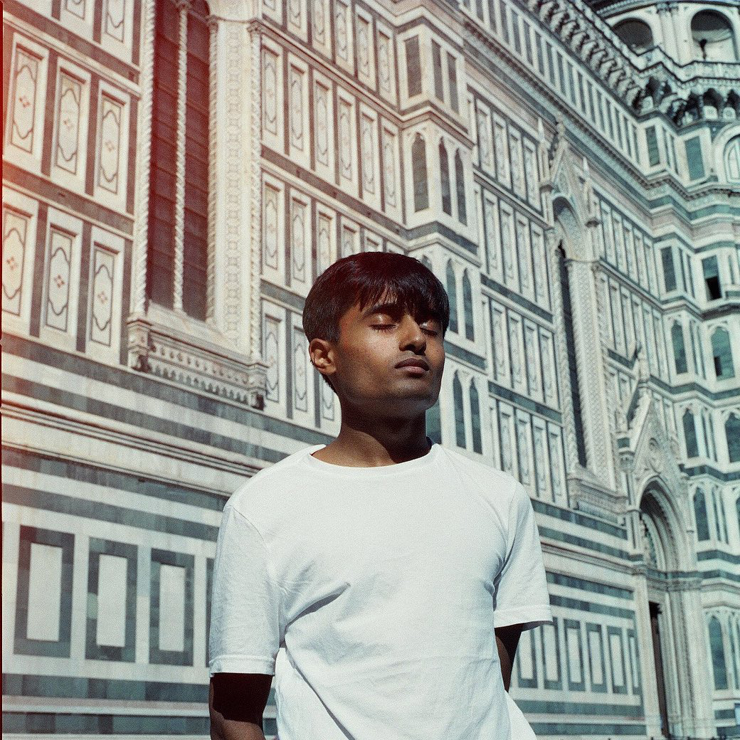  Y.  [chromogenic print on paper; medium-format film photography] 