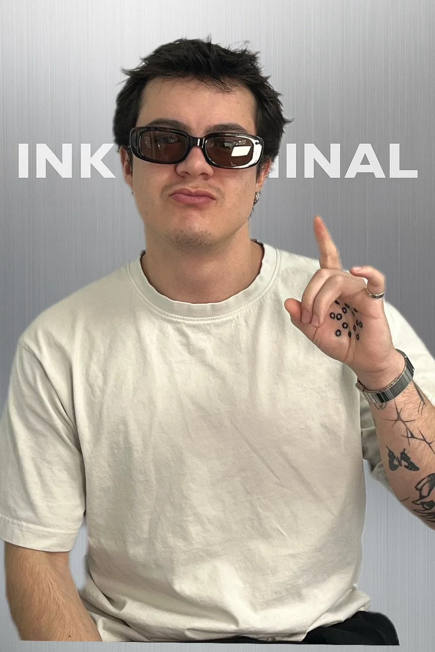 Pablo, fine line tattoo artist