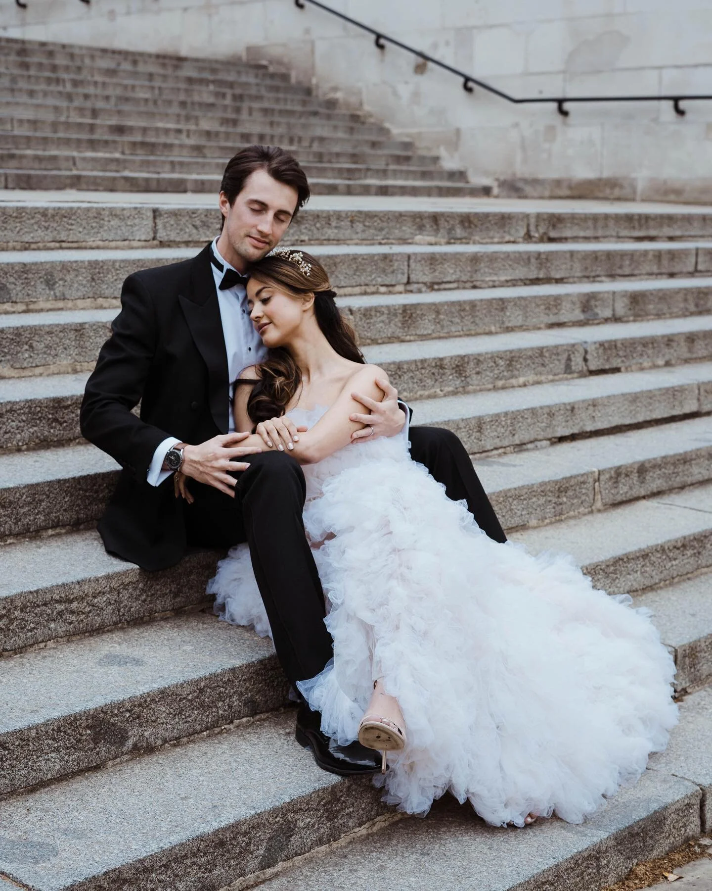 Going to check out a venue for an April wedding today! It&rsquo;s always so exciting shooting in new places 😍

Workshop: @beauxateliers Host &amp; Shoot Concept: @charlottewisephotography Planner &amp; Stylist: @lucyannevents Florist: @bloominghaus 