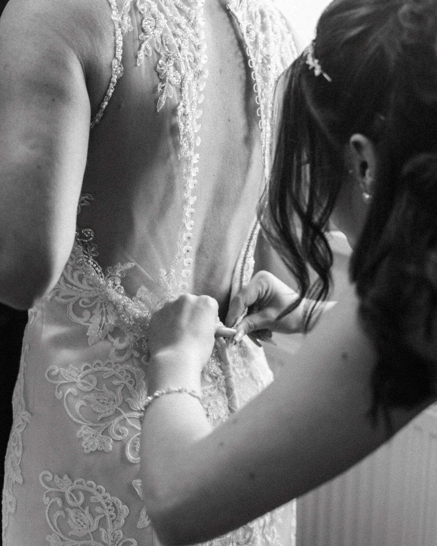 Happy wedding day to my bride and groom Lynn and Nigel today! (Happy Eurovision final day to everyone else) 🎶

Workshop: @beauxateliers Host &amp; Shoot Concept: @charlottewisephotography Planner &amp; Stylist: @lucyannevents Florist: @bloominghaus 