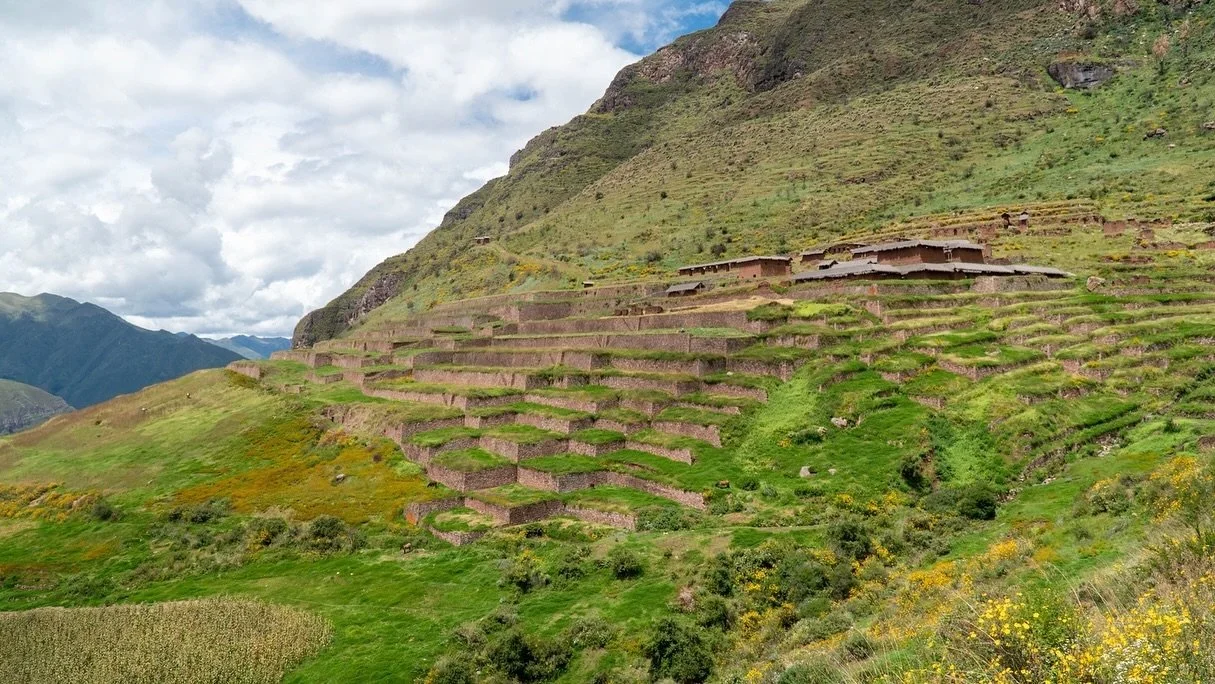 Discover the ancient beauty of Huchuy Qosqo. Walk among the historic terraces, where the Incas cultivated crops on the steep mountainsides. Directly above Hacienda Paucartika, this sacred site connects the high-altitude settlement to the fertile rive