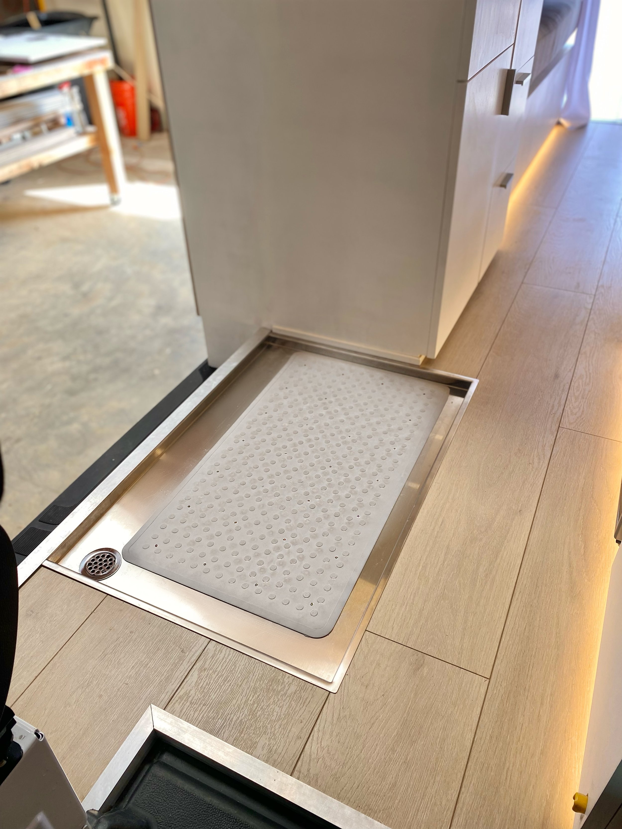 Stainless Steel Shower Pan 22x32