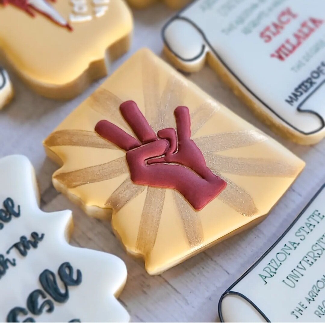 FORKS UP! 
&bull;
&bull;
&bull;
&bull;
#theblissfulbitellc #Cookies #sweettreats #buzzfeedfood #sugarcookies #ordernow #gilbertsmallbusiness #az #gilbertscookiegirl #shopsmall #cookiesofinstagram #gilbert #instagramcookies #Arizona #instagramcookiegi