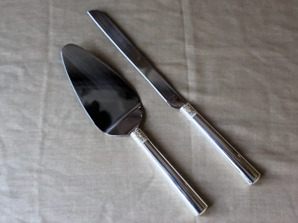 Silver Cake Knife & Server *may vary slightly from photo