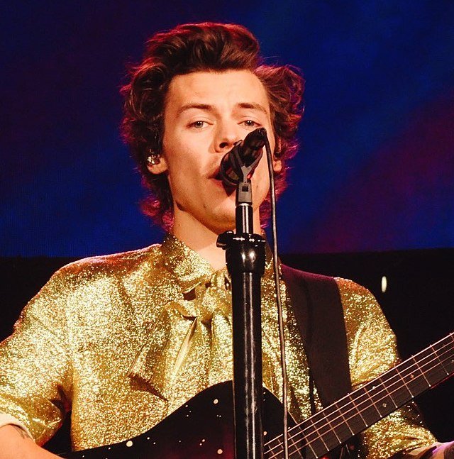 640px-Harry_Styles_Denver_HsLot_2.jpeg