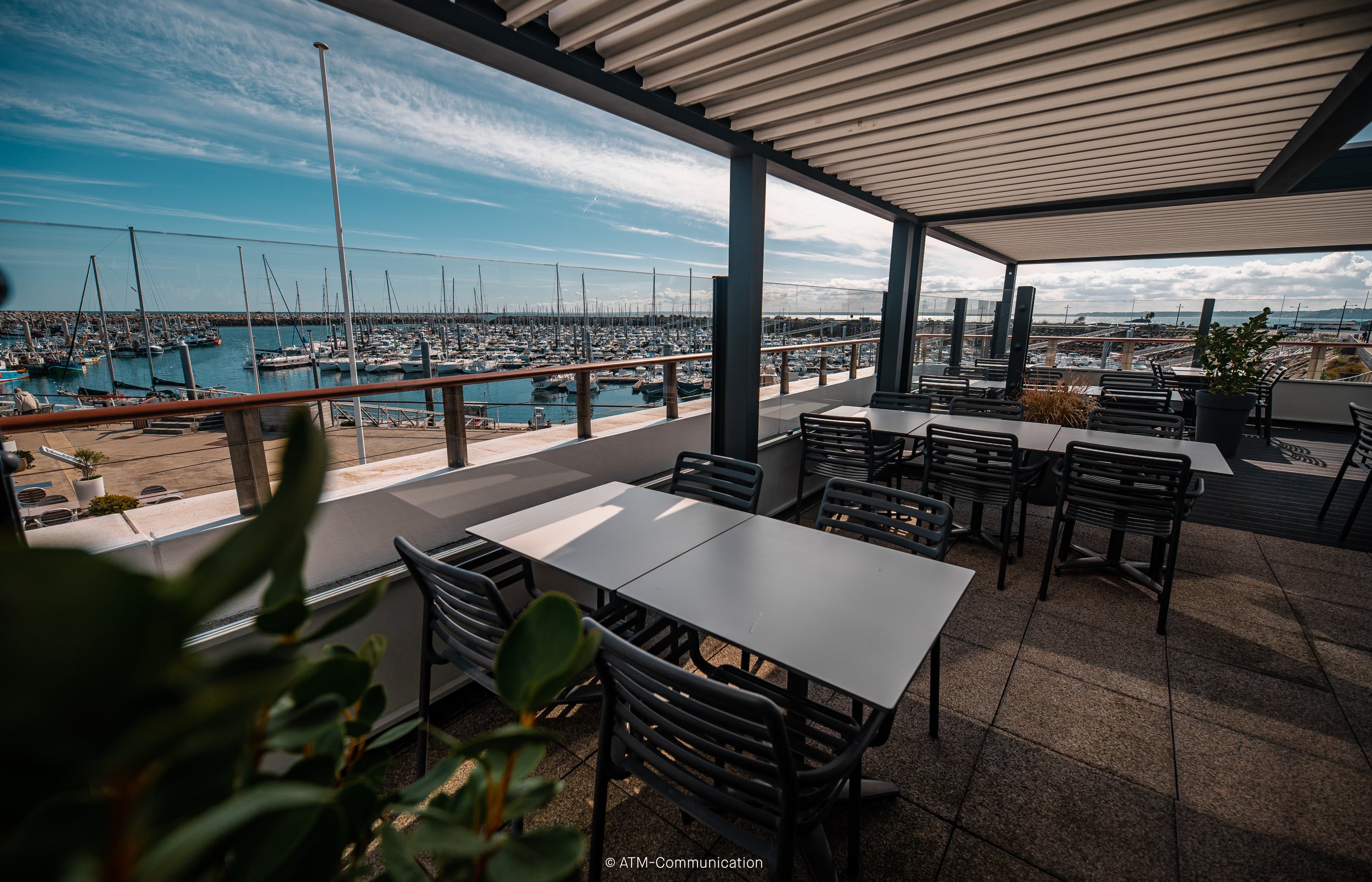 les-terrasses-du-port-restaurant-bar-rooftop