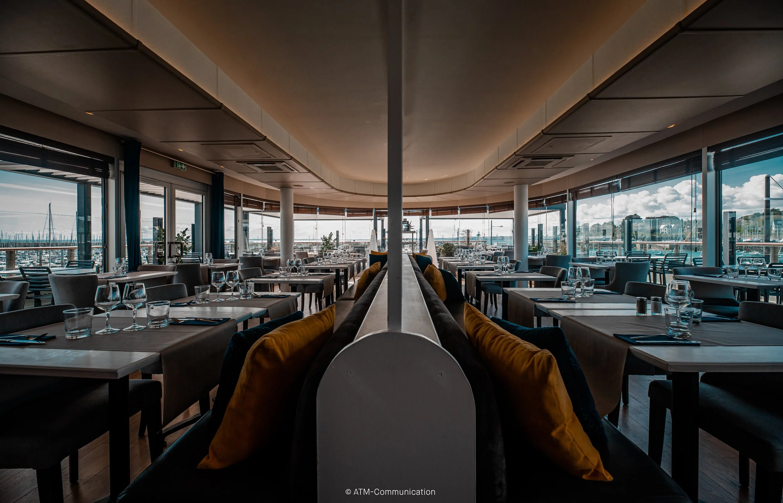 les-terrasses-du-port-restaurant-bar-rooftop