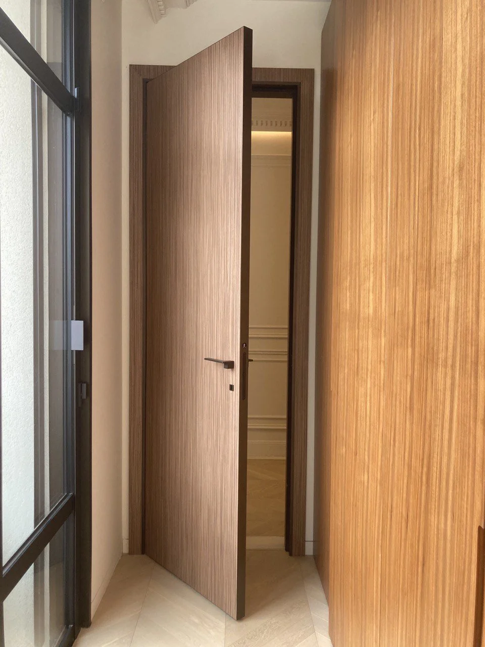 Double-side-door-03.jpg