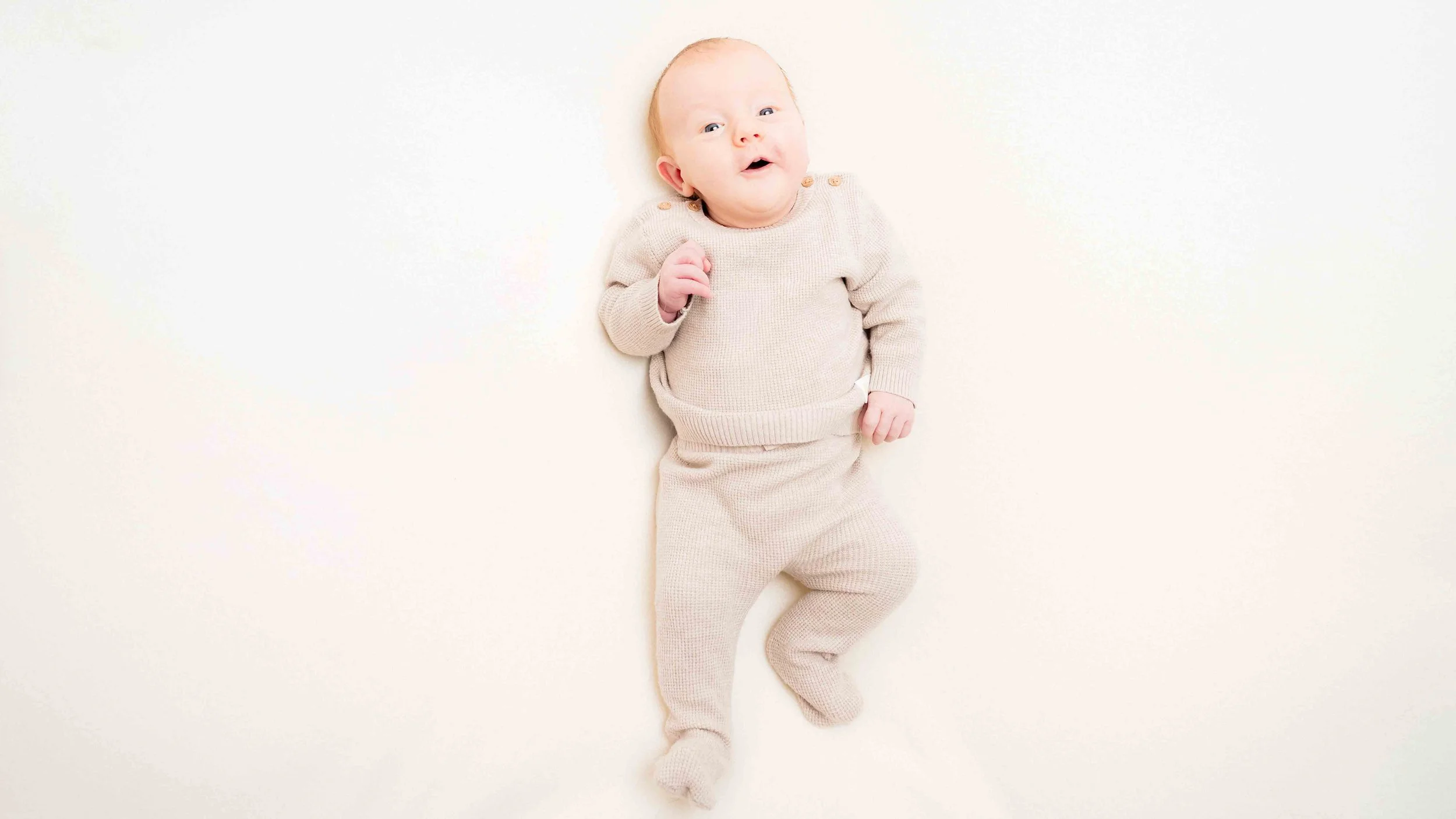Studio vs Outdoor Family Photography – Which Is Right for Your Family?