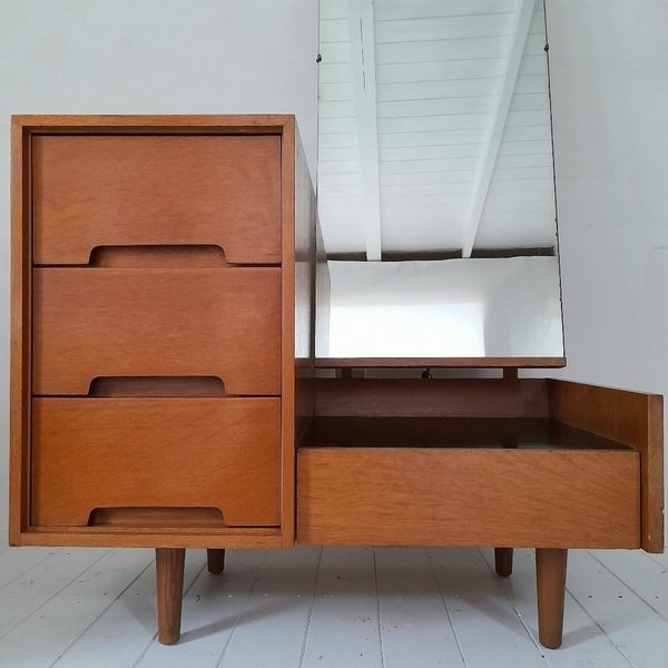 House of Modern Vintage, Mid Century furniture and Accessories,