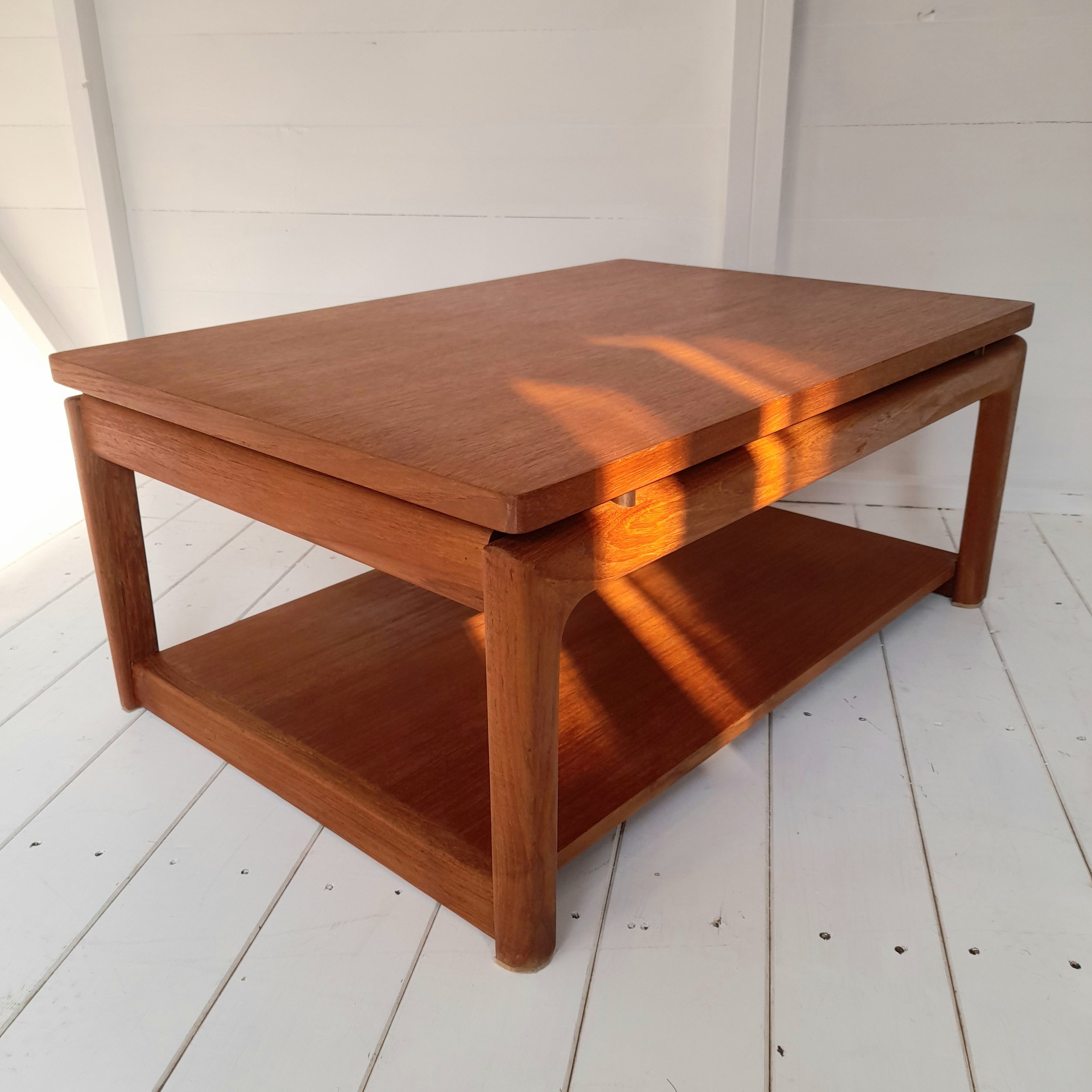 House of Modern Vintage, Mid Century furniture and Accessories,