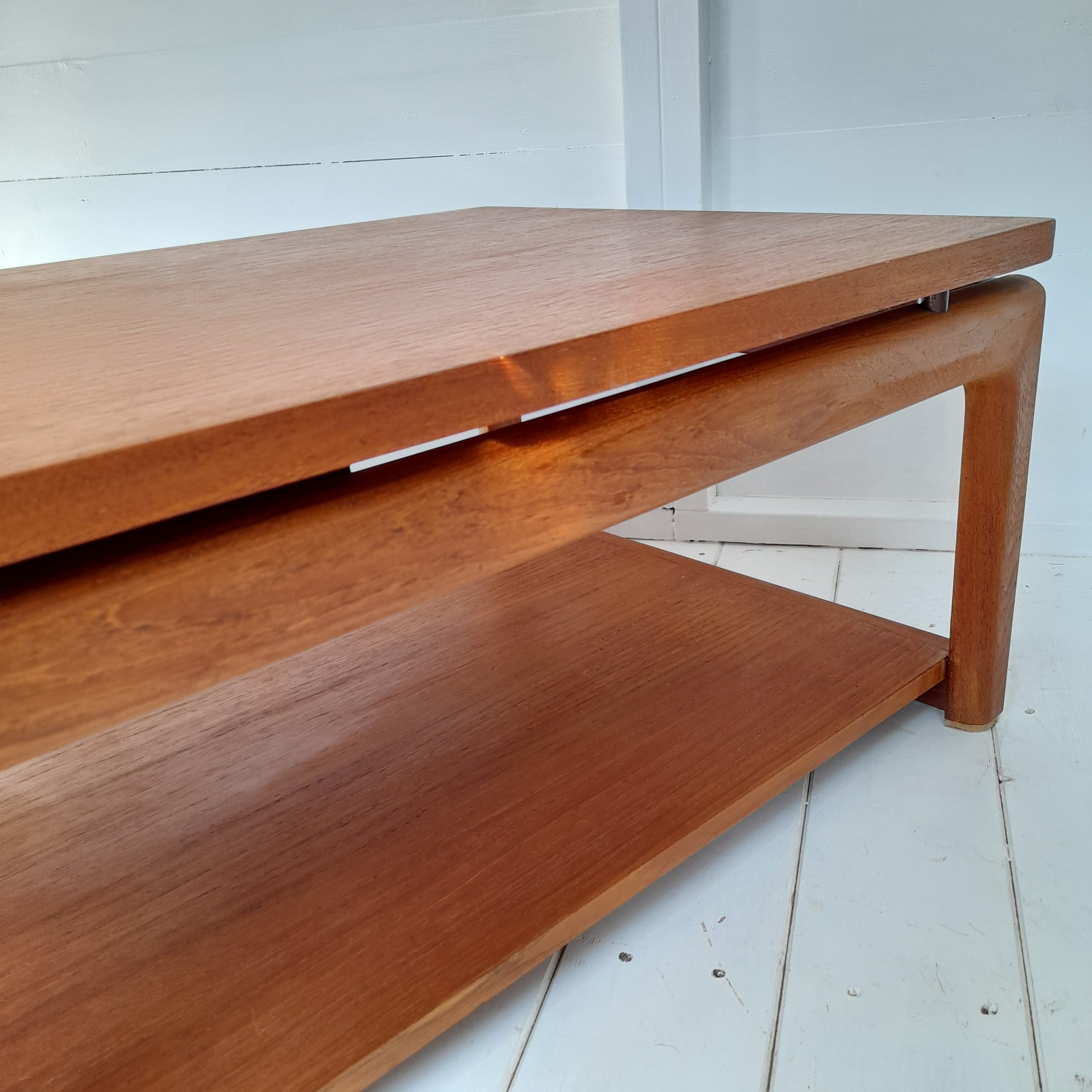 House of Modern Vintage, Mid Century furniture and Accessories,