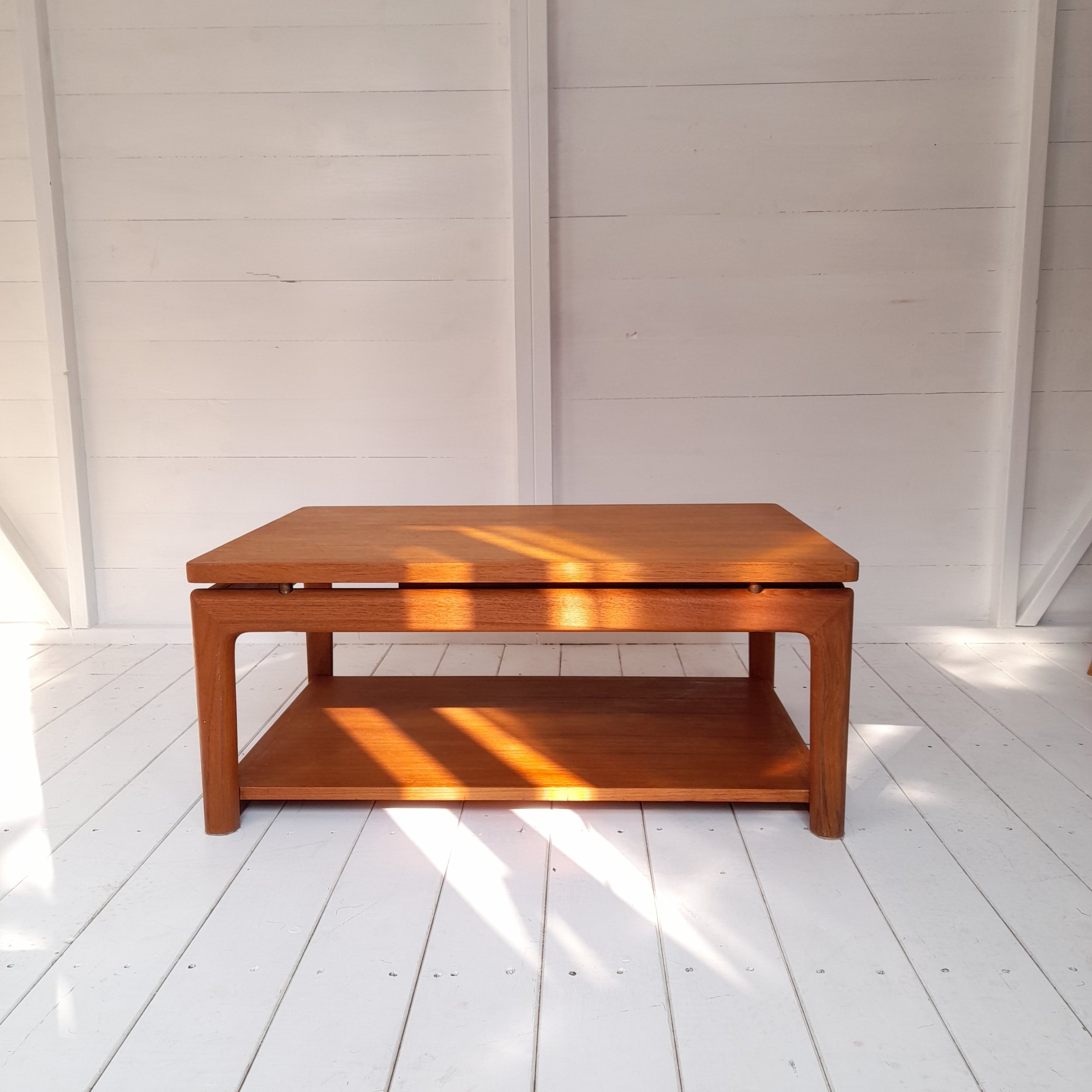 House of Modern Vintage, Mid Century furniture and Accessories,