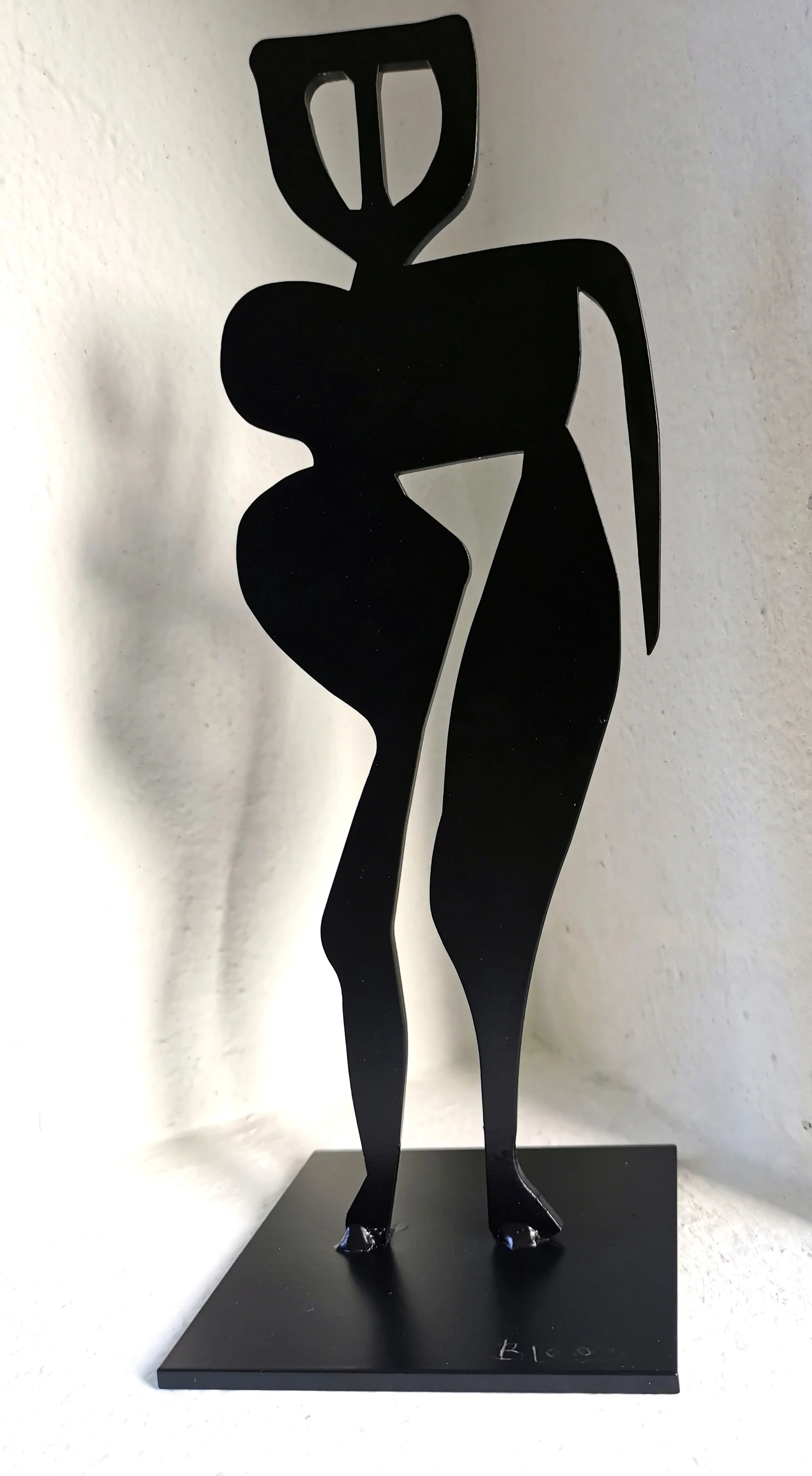 Figure 3
Laser-cut Steel plate. 
Powder coated. 
Height: 30cm