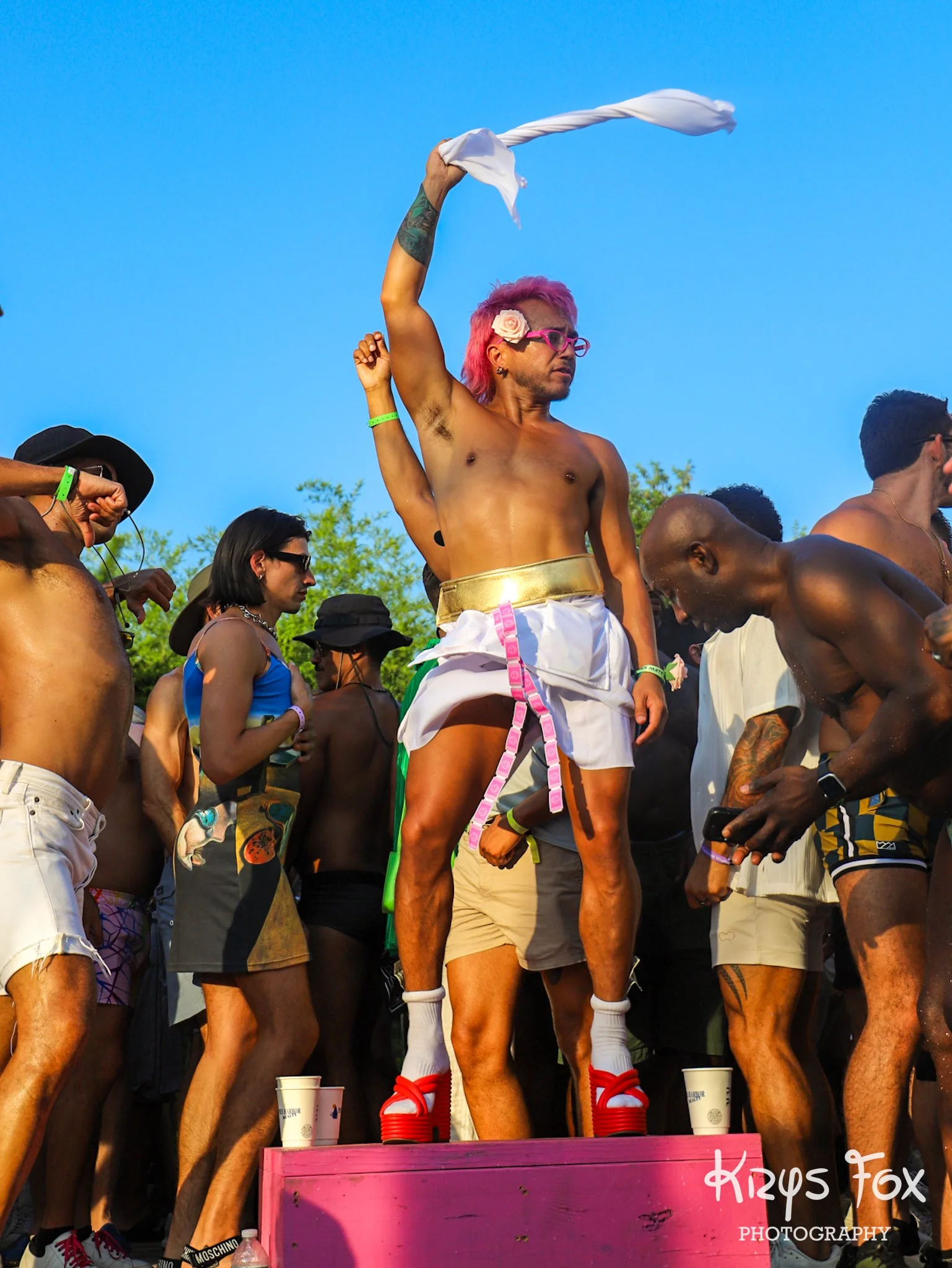 Lo_ClosingParty_BeachParty_KrysFox_2025-140.jpg