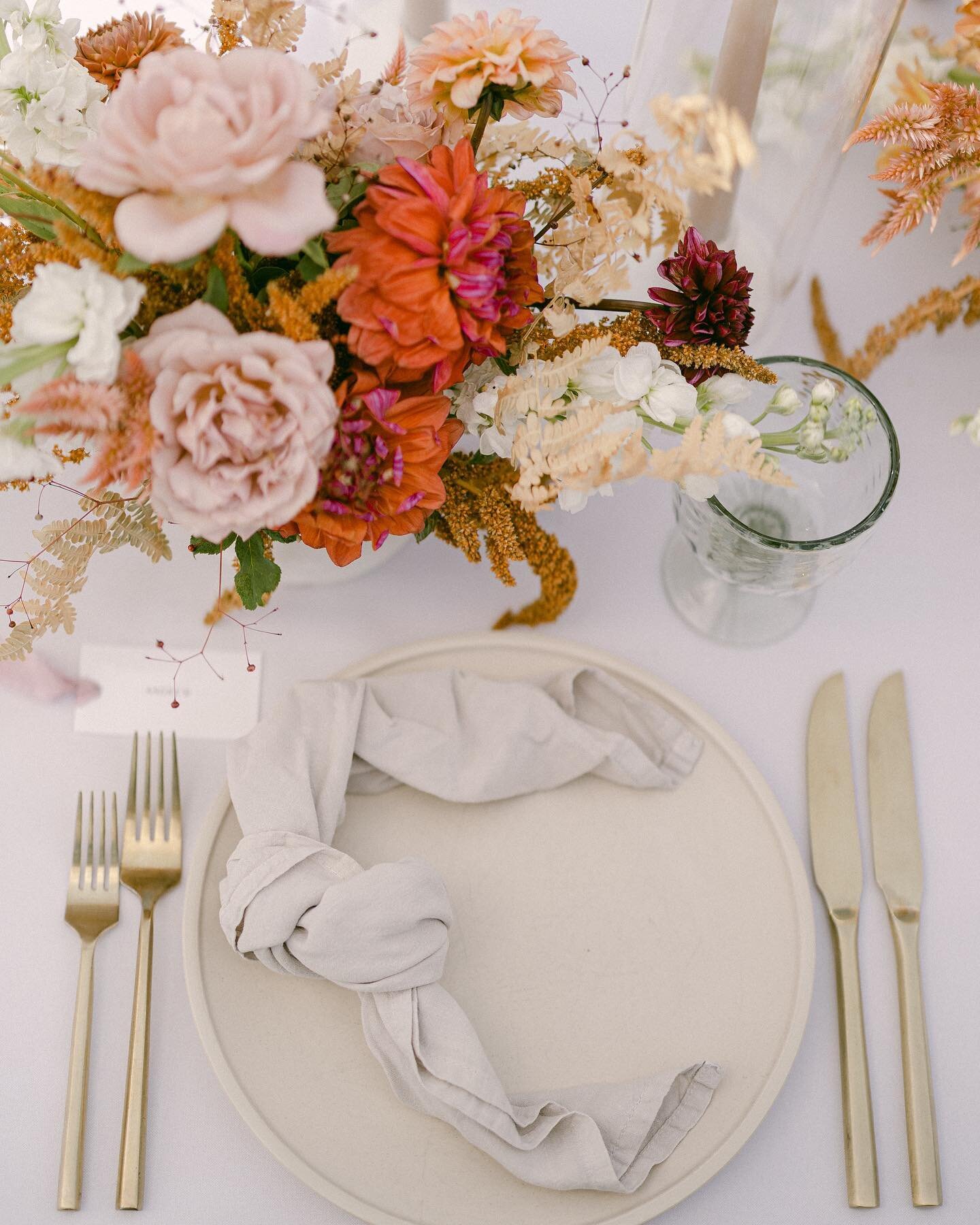 We&rsquo;re beginning to feel the holiday vibes and that means engagement season! We are so excited to help our couples plan some amazing weddings in 2023 and 2024! #stylishdetailsevents 

Wedding Planning + Design @stylishdetails 
Photography @taylo