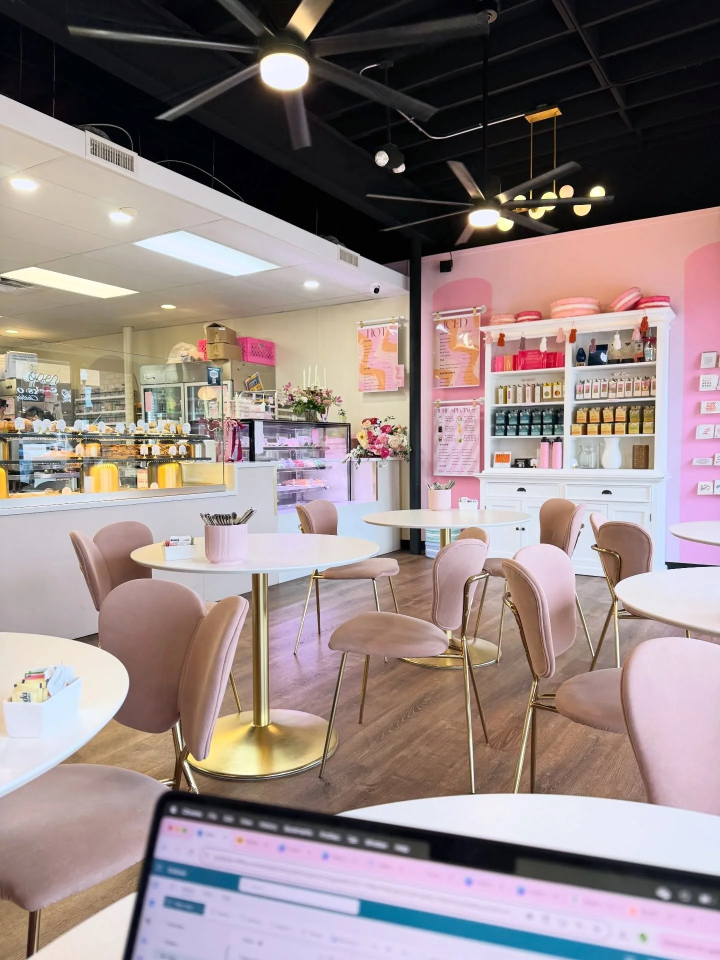 ❄️ CLOSED Sunday January 25th ❄️

We&rsquo;ll be open Tuesday packed with fresh pastries and slinging hot bevies, come see us!