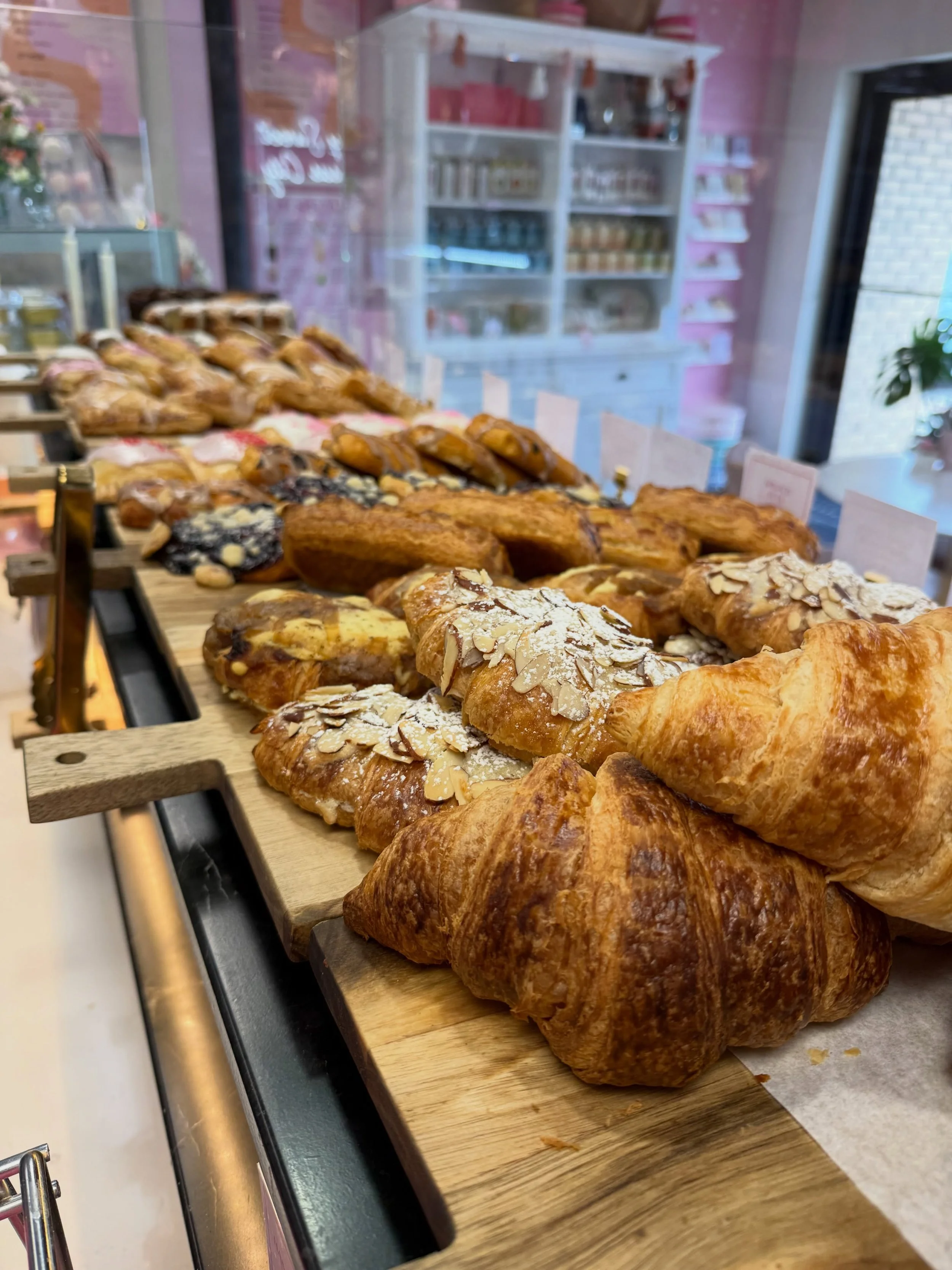 Menu drop for the week! To celebrate the new farmer&rsquo;s market, we&rsquo;ve brought back some of our best sellers and it&rsquo;s the debut of our new Raspberry Cheesecake poptart 😍

Plain Butter Croissant
Ham &amp; Cheese Croissant
Bacon Egg &am