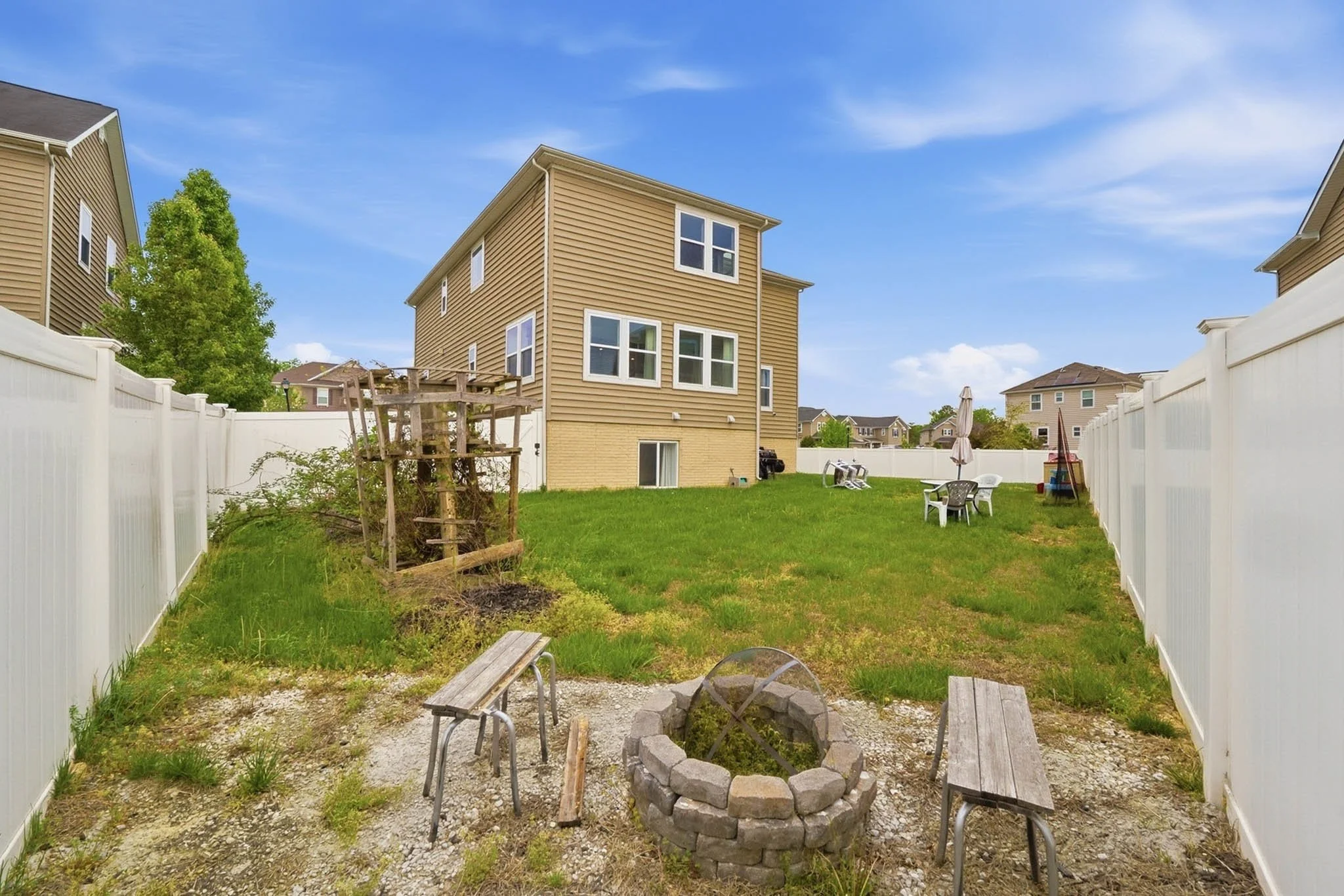 -9850 Mannhiem Ln Waldorf MD281-.jpg