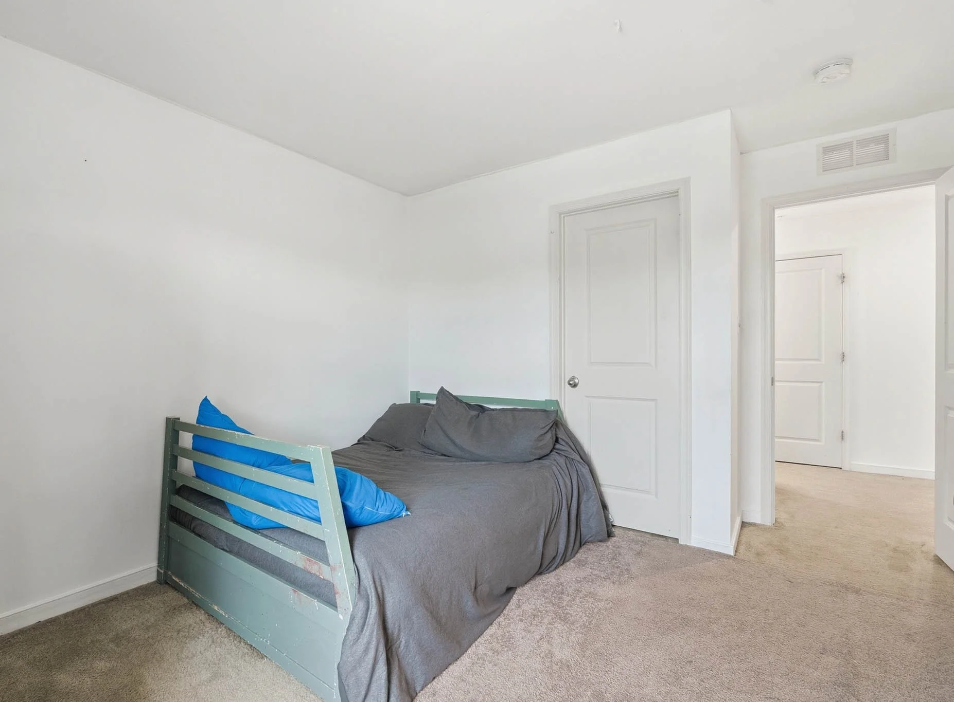 -9850 Mannhiem Ln Waldorf MD206-.jpg