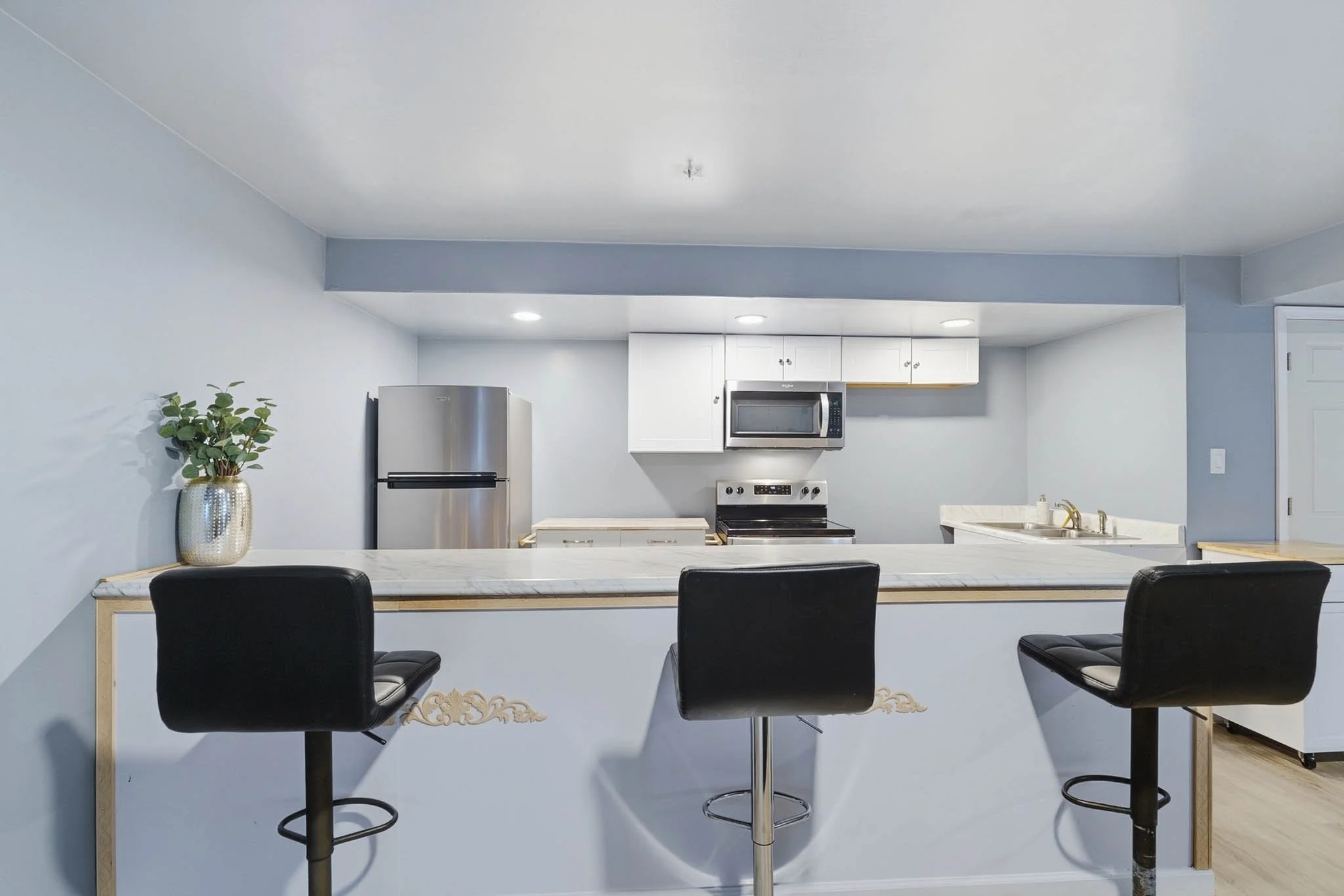 -9850 Mannhiem Ln Waldorf MD101-.jpg