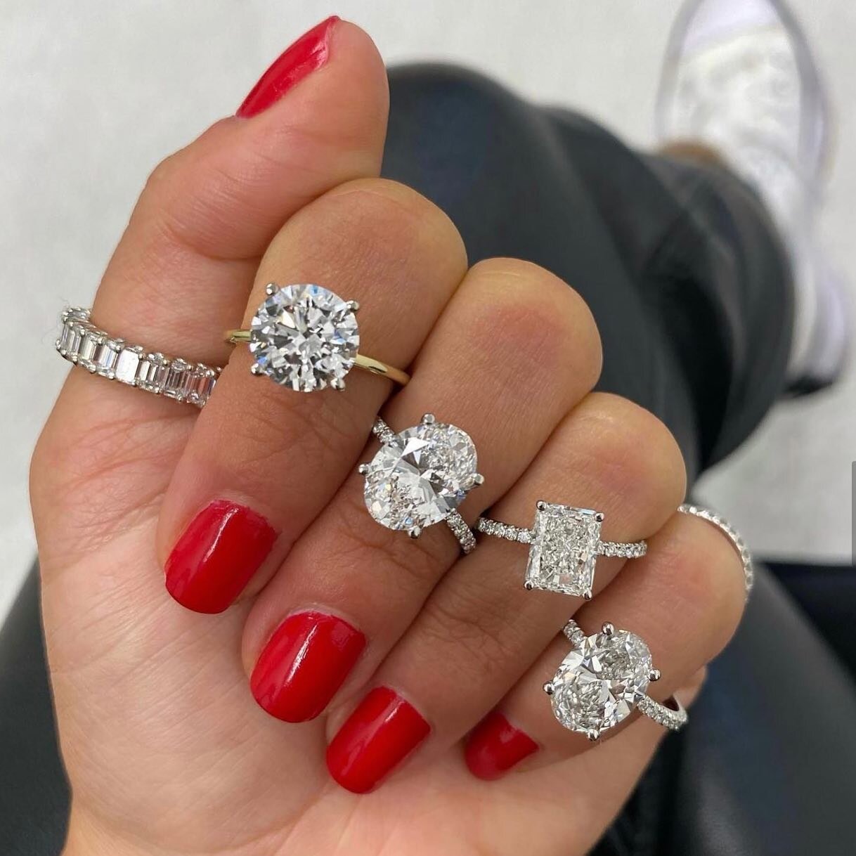 Fist full of diamonds for some Monday motivation 😍