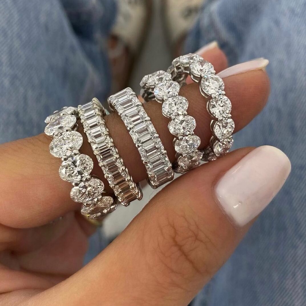 Wedding bands in all shapes and sizes. which one(s) are you choosing ?! 💎💎