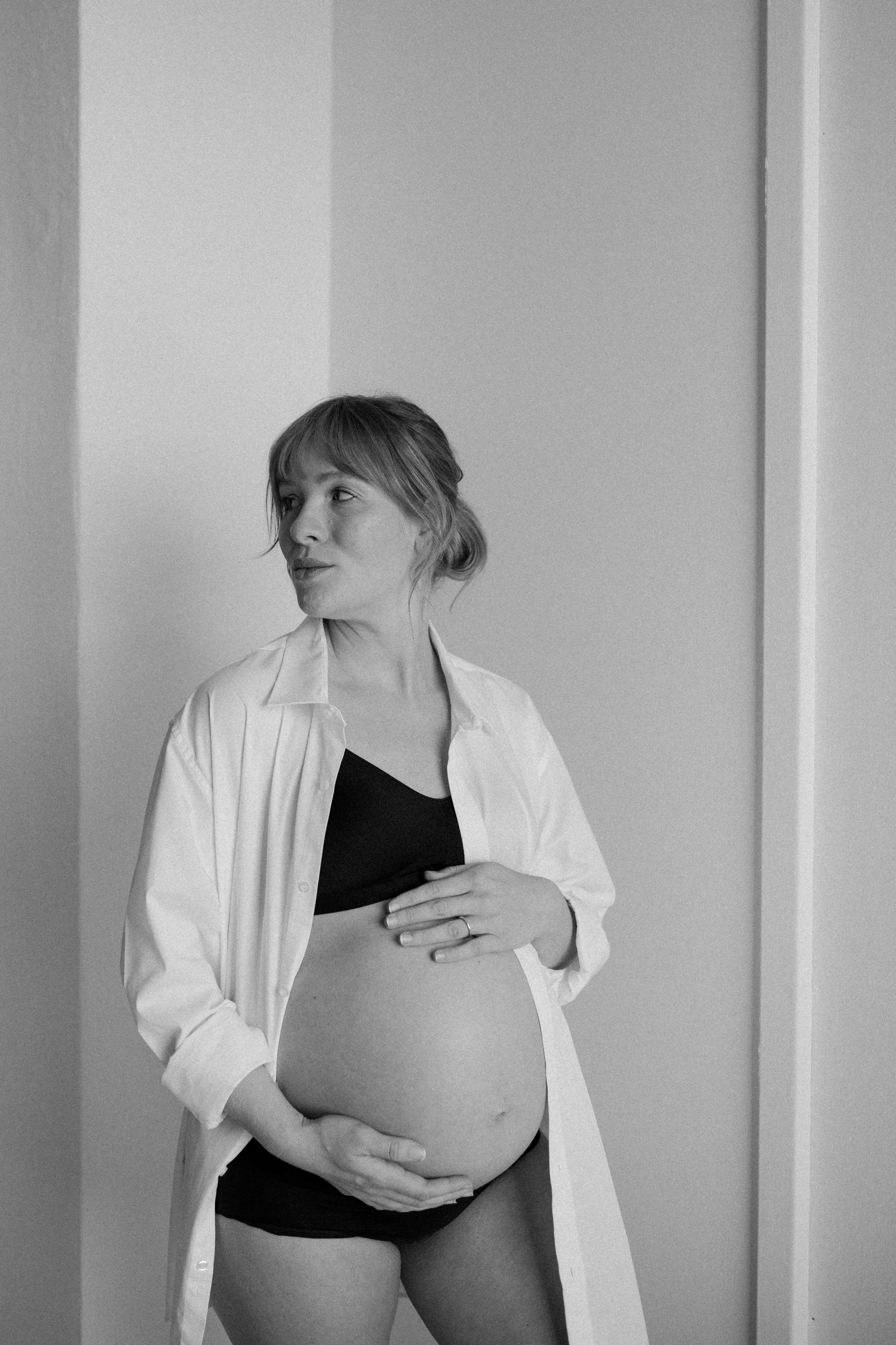Monochrome Maternity_-32.jpg