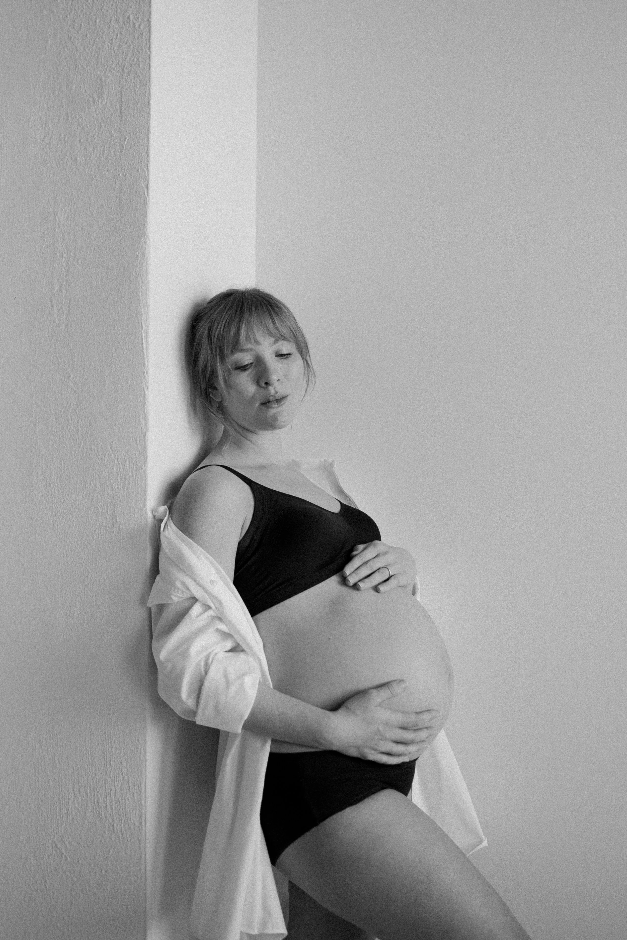 Monochrome Maternity_-54.jpg