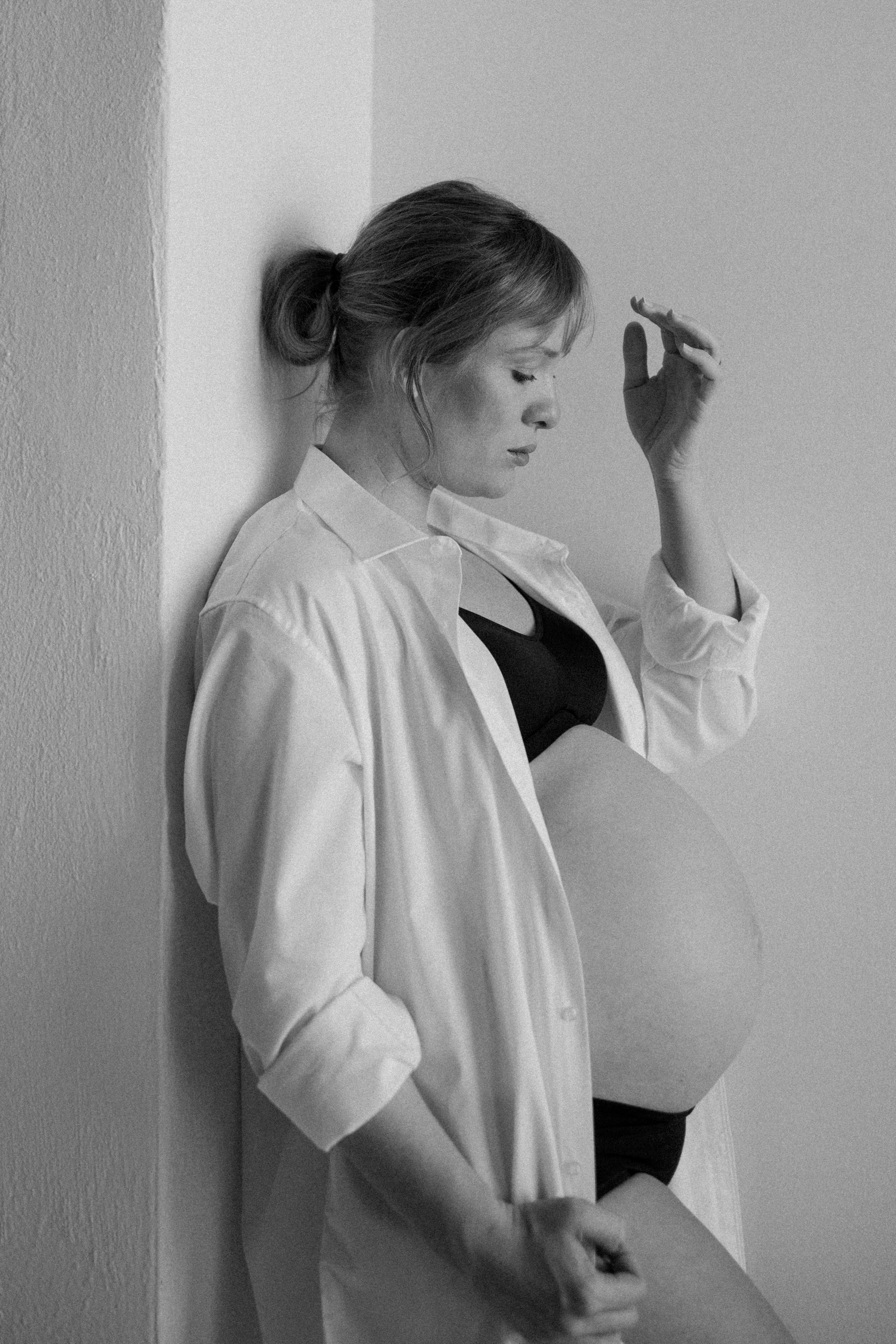 Monochrome Maternity_-58.jpg