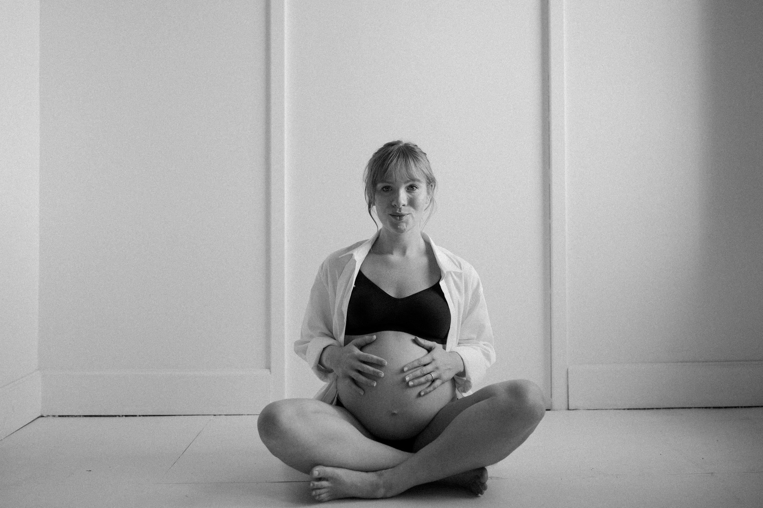 Monochrome Maternity_-65.jpg