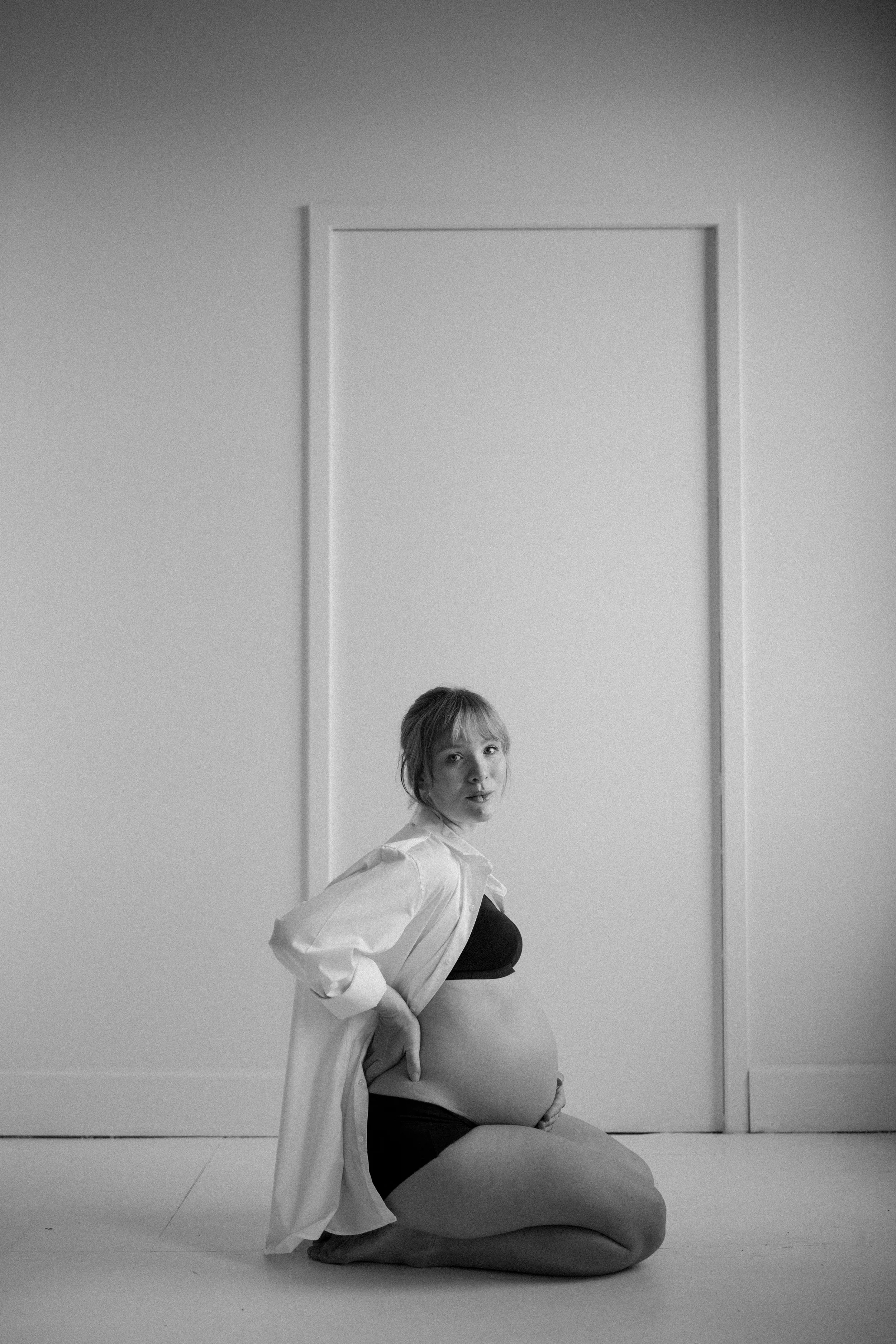 Monochrome Maternity_-67.jpg