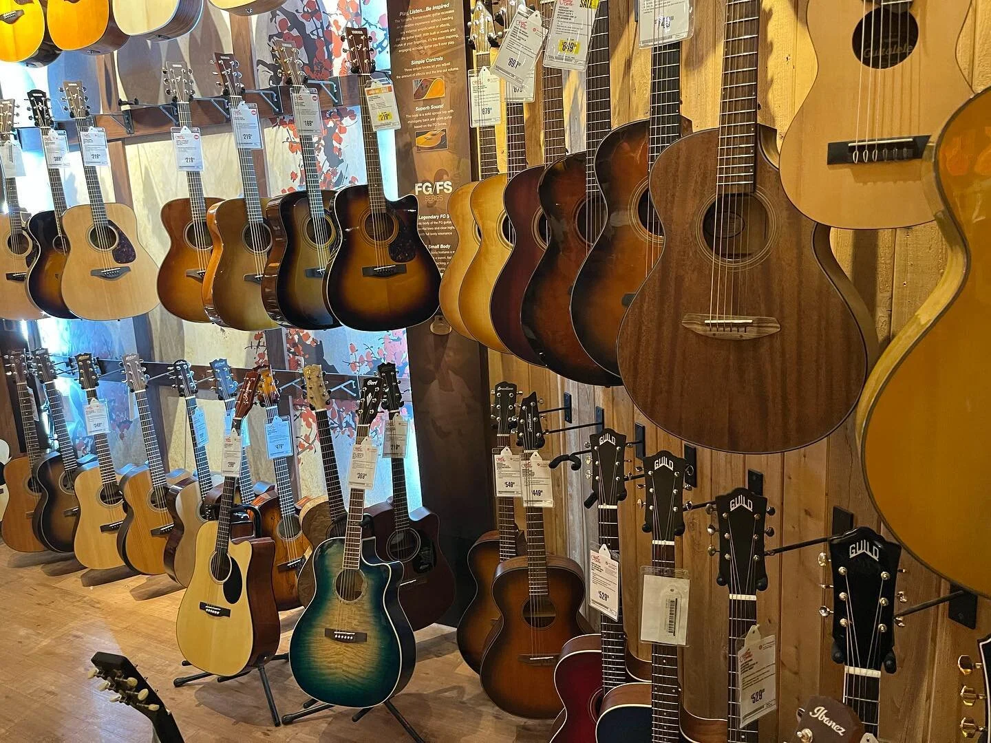Guitar lessons!
Sign up now&hellip;.
rhythmandresin.com
#musiclovers