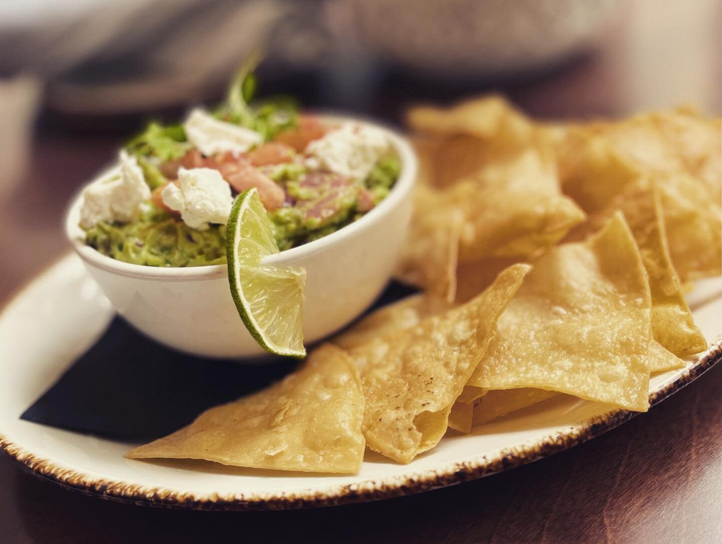 Features are back!!! 

Kick off your weekend with our Goat Guac or Bull Bites, available all day! 

#guac #lunch #features #noa #noaminneapolis #happyhour #mpls #mplshappyhour #steakbites #mplsfoodie #mplsfood