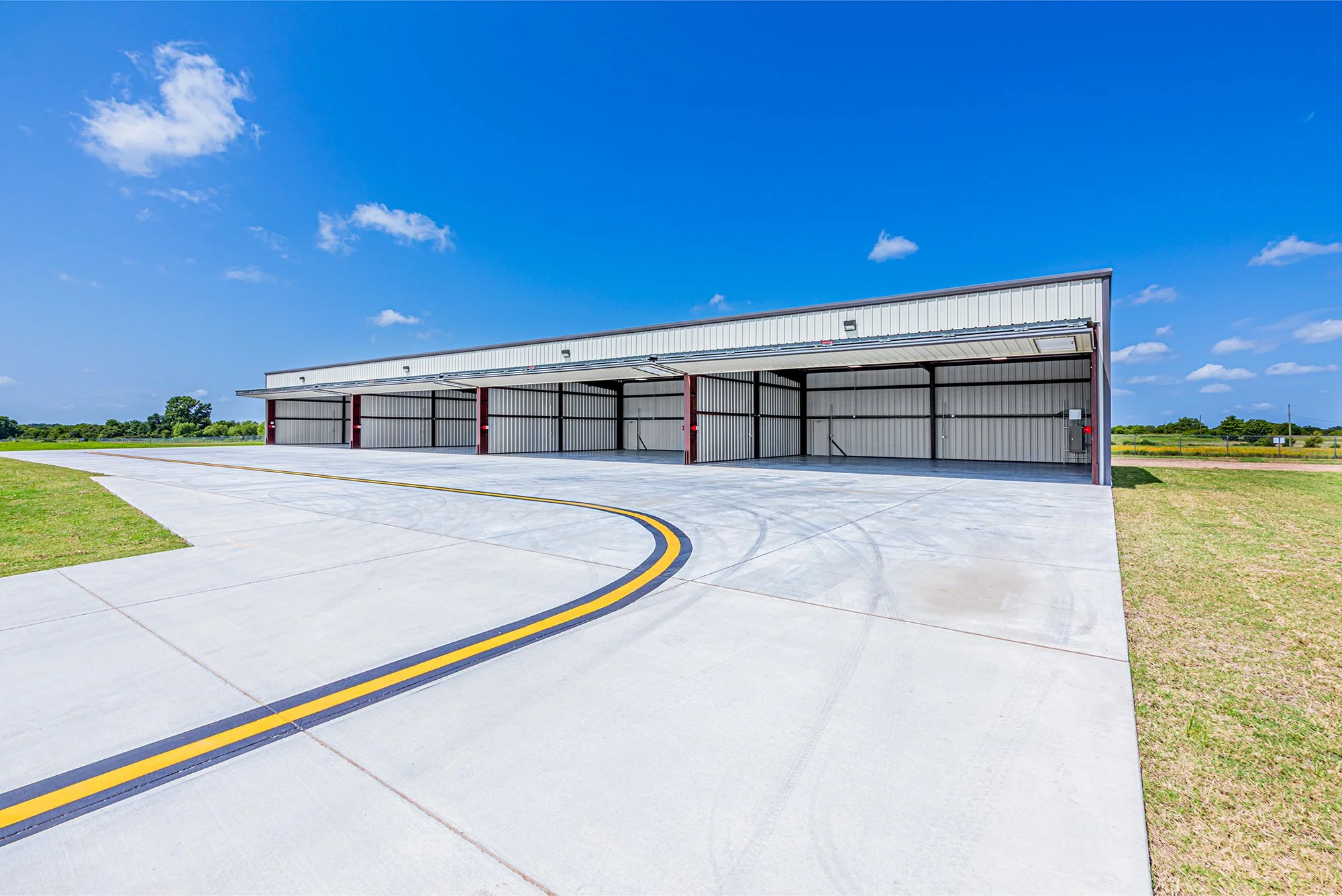 PRAGUE-MUNICIPAL-AIRPORT-HANGARSby-Firebrand-Construction07.jpg